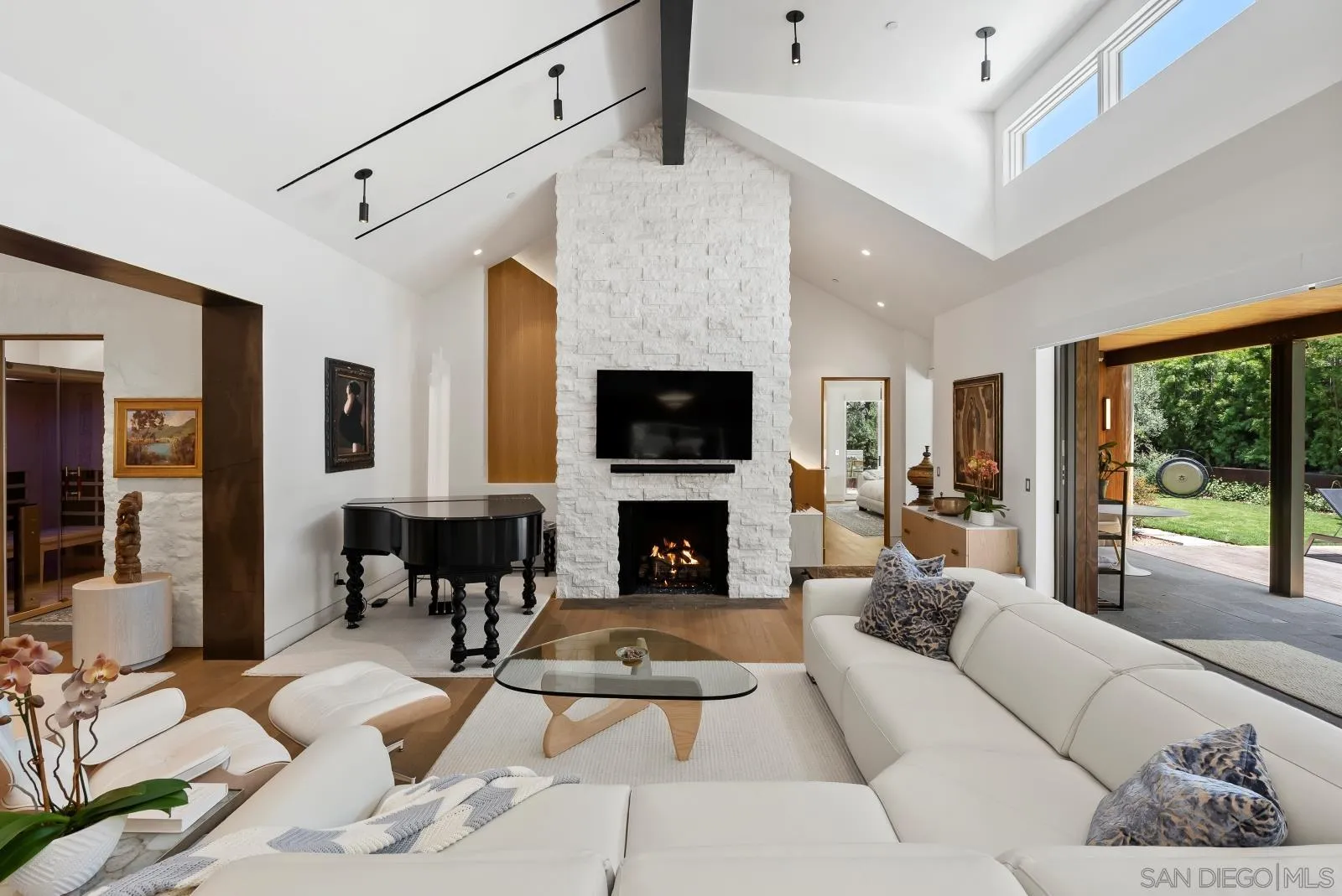 https://cdn.realtyfeed.com/cdn/127/260019135/a4c692e6e3d4f7134c2a63c2cd6b70de.webp