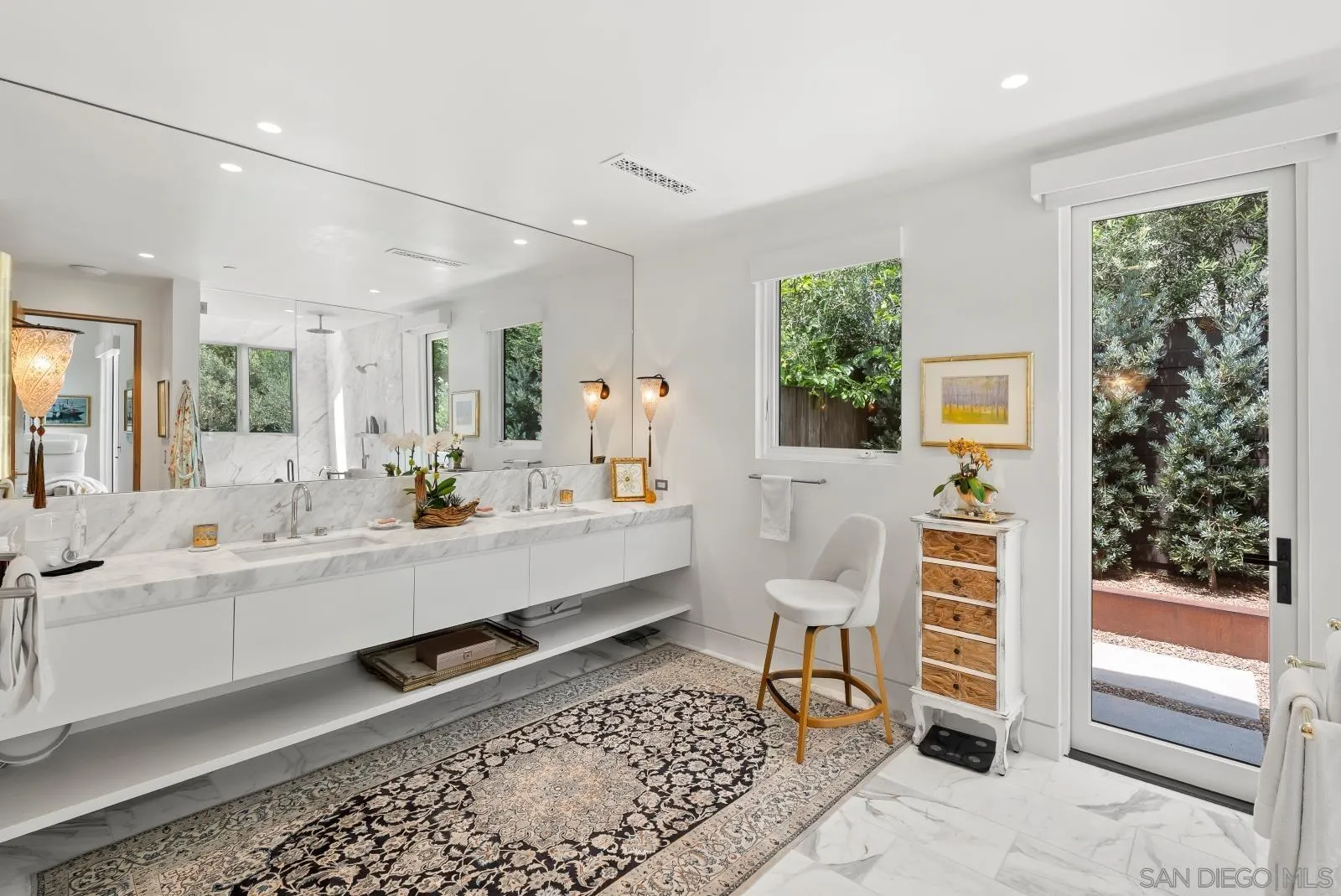 https://cdn.realtyfeed.com/cdn/127/260019135/e791af1d449555ac1952fda7fba33f6c.webp