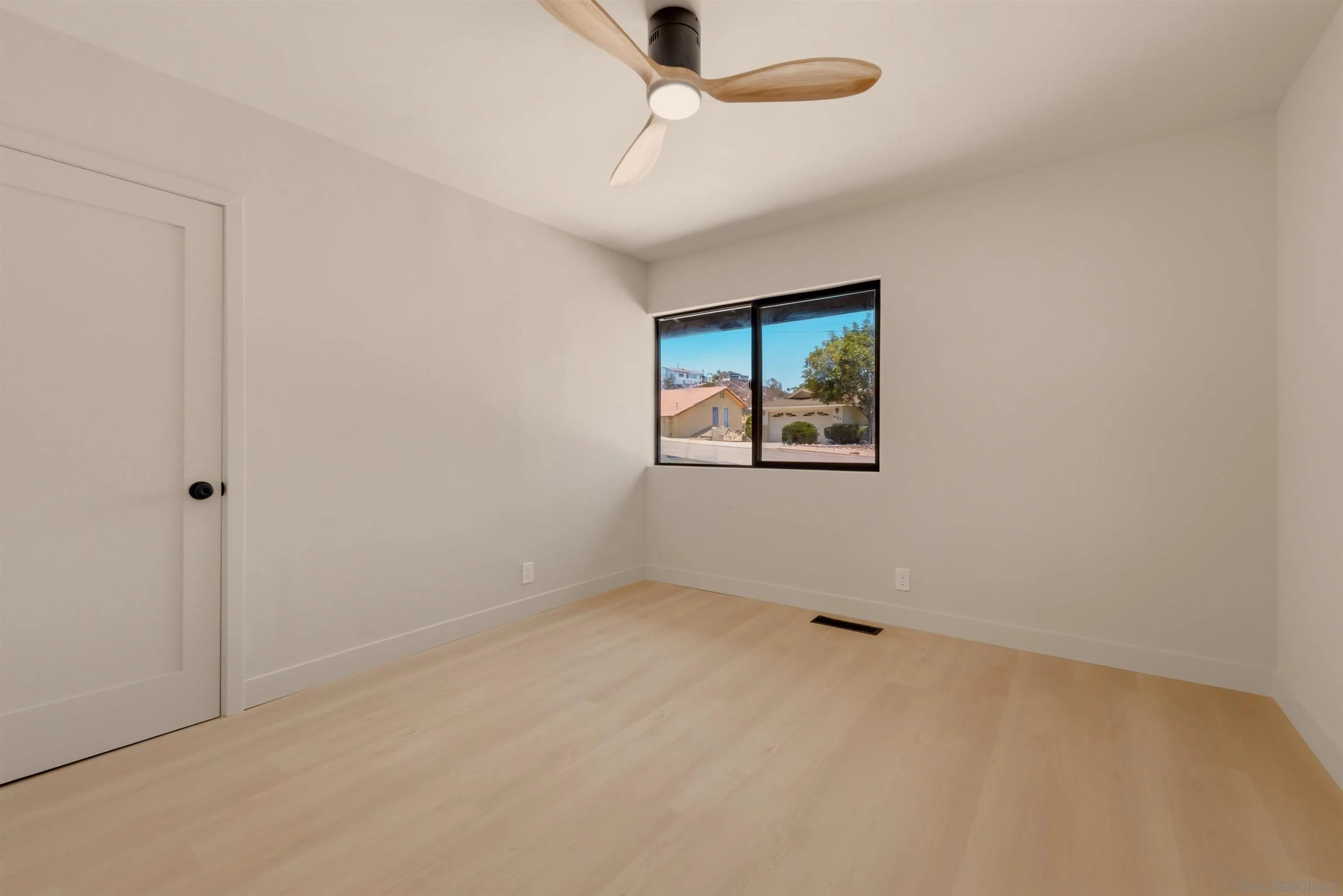 https://cdn.realtyfeed.com/cdn/127/260019139/299625b0b2ed6b989458e9059a159878.webp