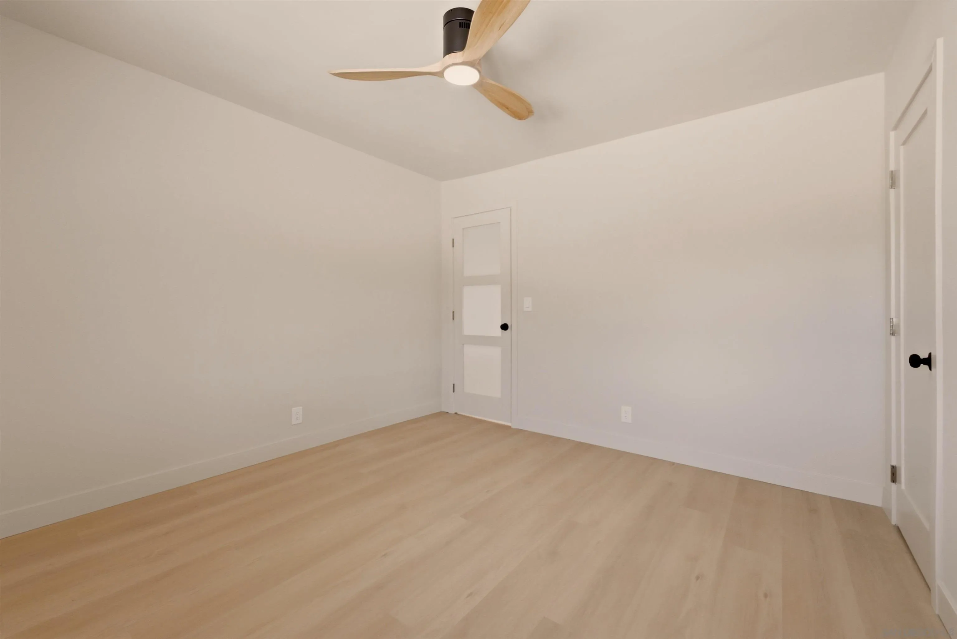 https://cdn.realtyfeed.com/cdn/127/260019139/962bf1a97fb57b09033b8ab693081890.webp