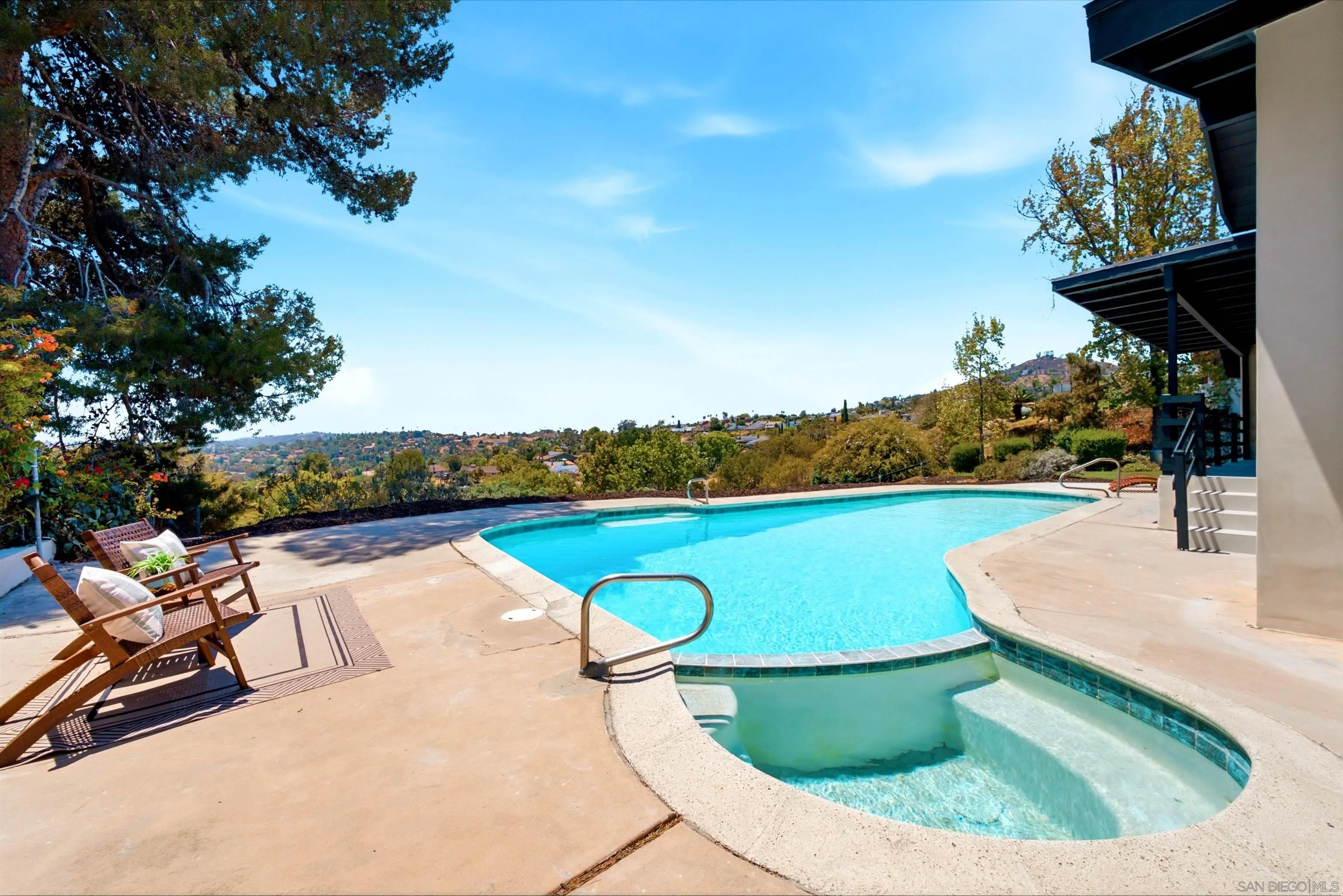 https://cdn.realtyfeed.com/cdn/127/260019139/9e477289018751f25b0ca37623542bd2.webp