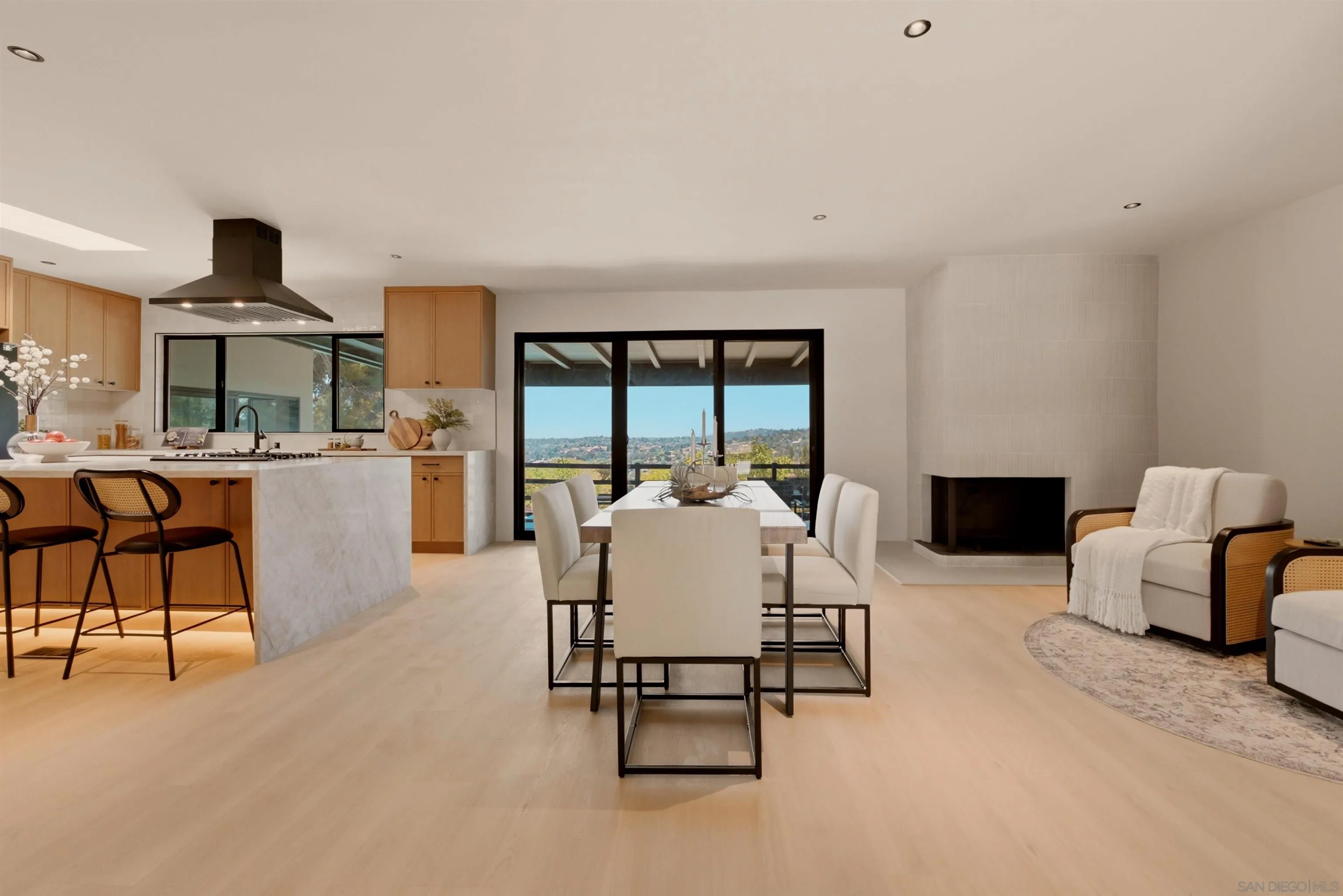 https://cdn.realtyfeed.com/cdn/127/260019139/c14fe3f94456e059c636aedfec08d3c2.webp