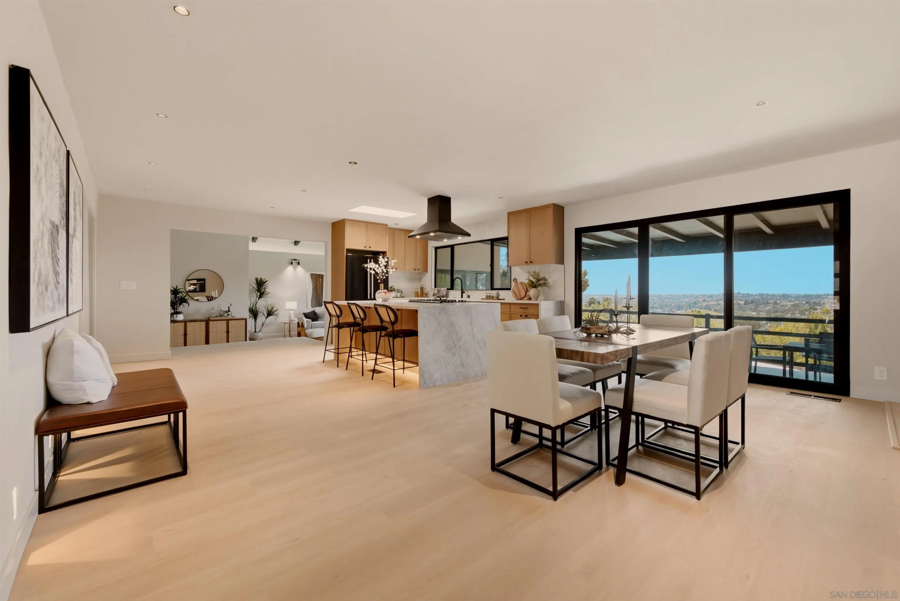 https://cdn.realtyfeed.com/cdn/127/260019139/ea56cb5e2422ec4016d442c229b4bd1f.webp