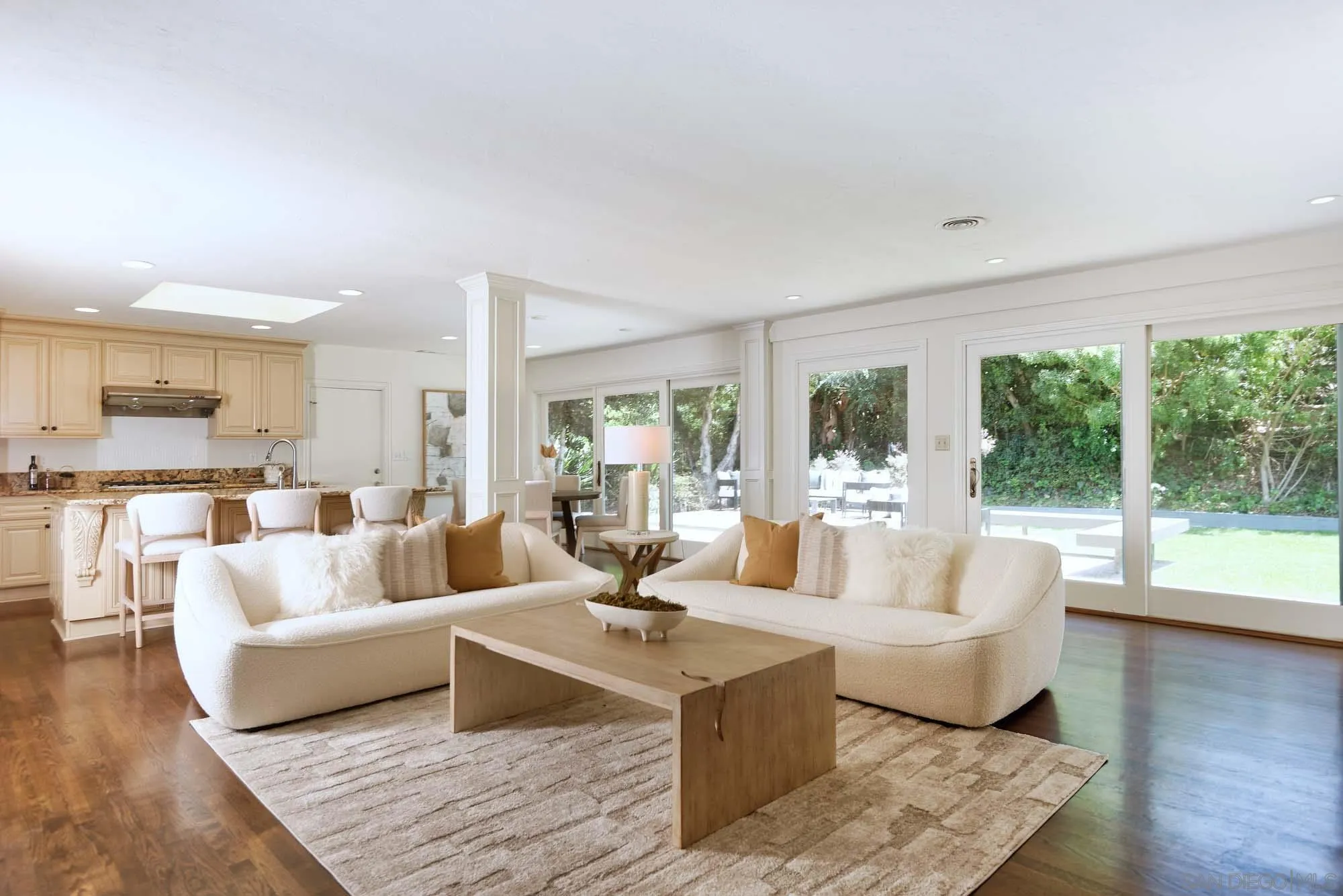 https://cdn.realtyfeed.com/cdn/127/260019142/2f3ef5f902eb1a573408020d571854fa.webp