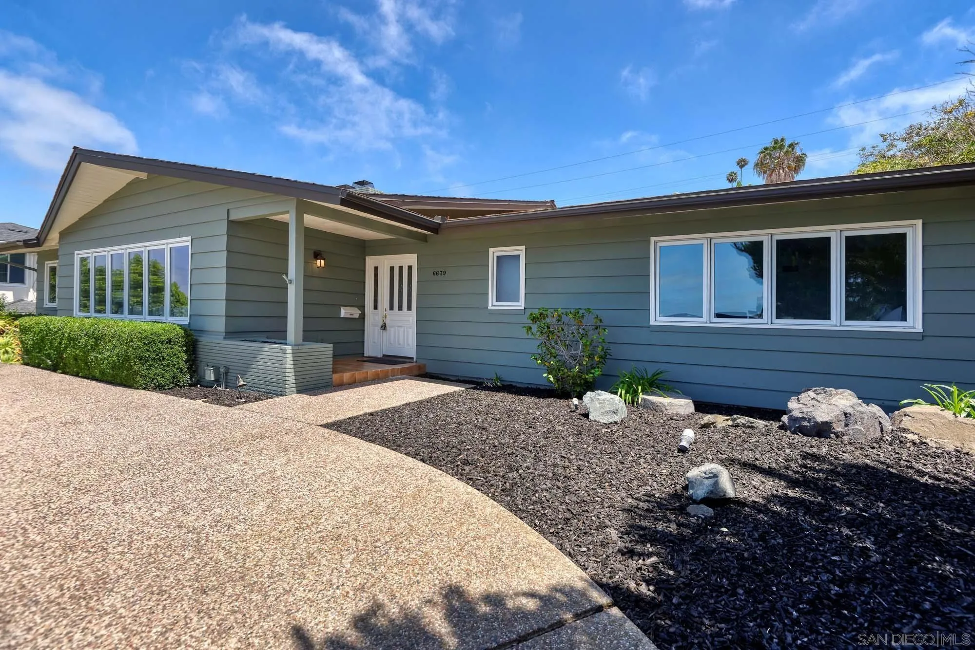 https://cdn.realtyfeed.com/cdn/127/260019142/7e8dea3b6cc3cc4fc3837ffcde9f3676.webp