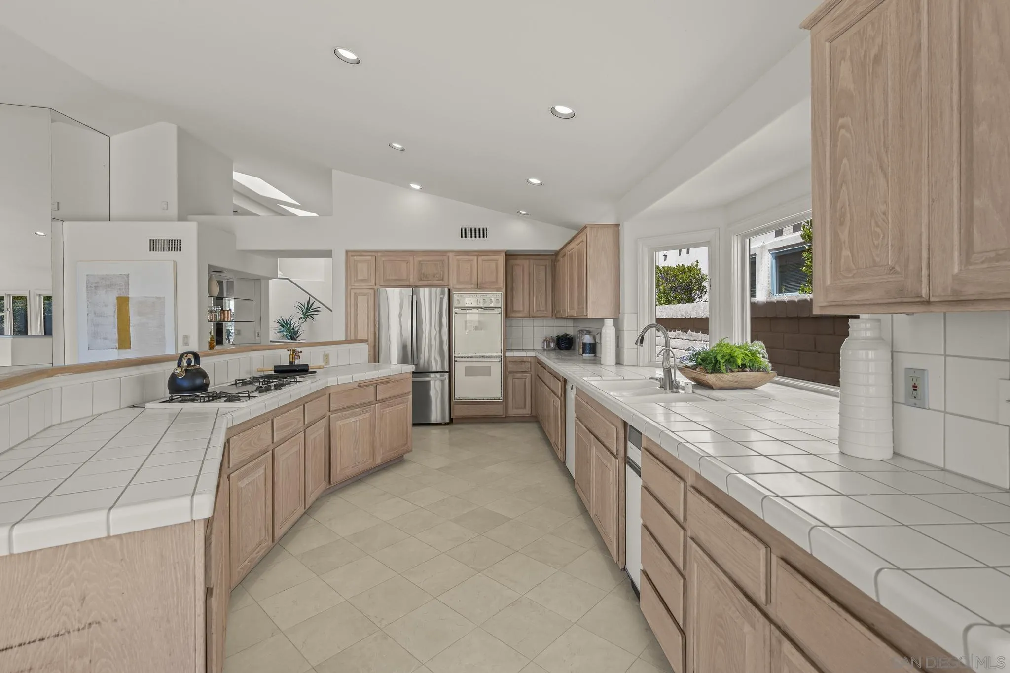 https://cdn.realtyfeed.com/cdn/127/260019143/35c063d471a843228be0737704552506.webp