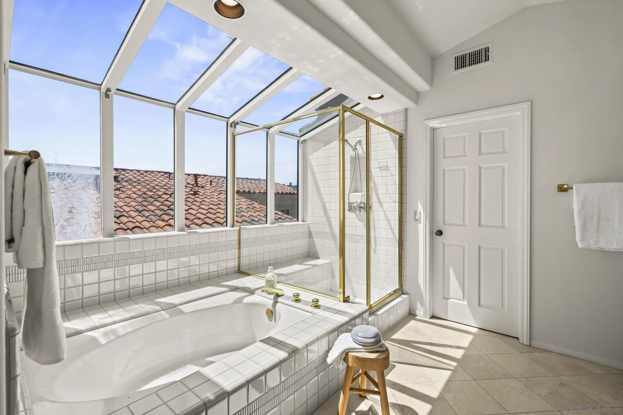 https://cdn.realtyfeed.com/cdn/127/260019143/6cc0bcde4aa693d73218a10d1326b0f9.webp