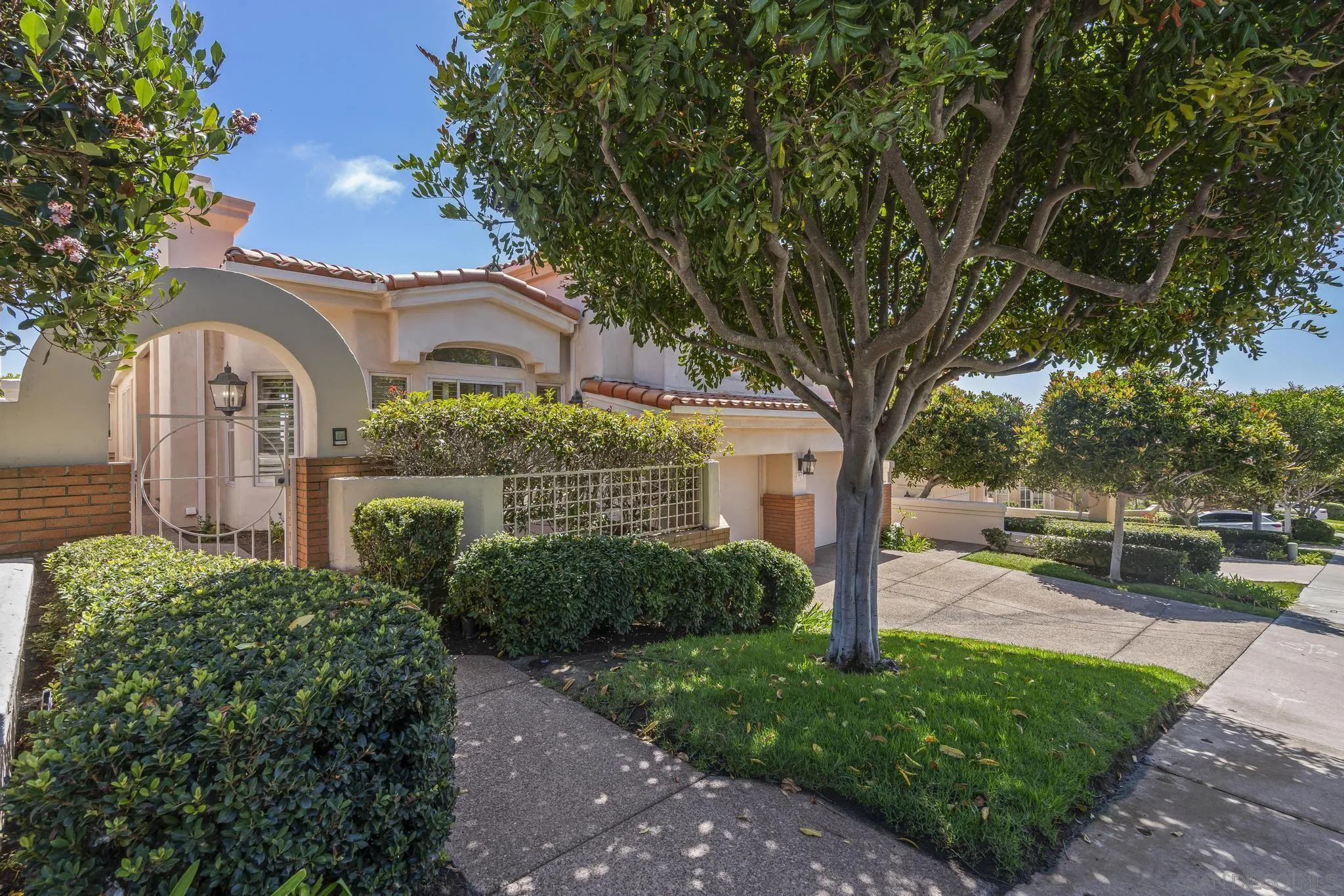 https://cdn.realtyfeed.com/cdn/127/260019143/c69c706d898a71cf71c7eaf56589661e.webp
