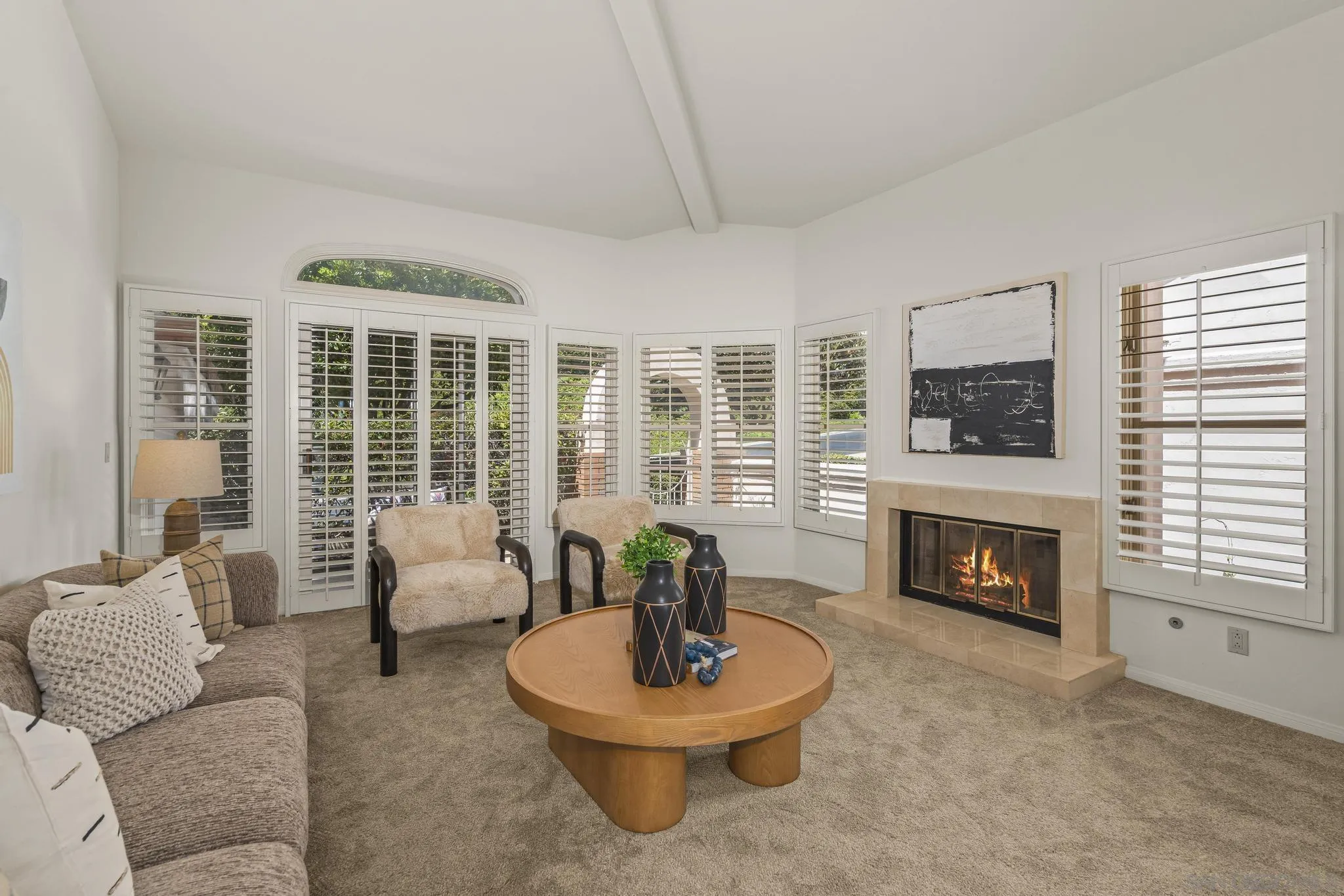 https://cdn.realtyfeed.com/cdn/127/260019143/e3a3a8e3628290713eb34abd3c14c594.webp