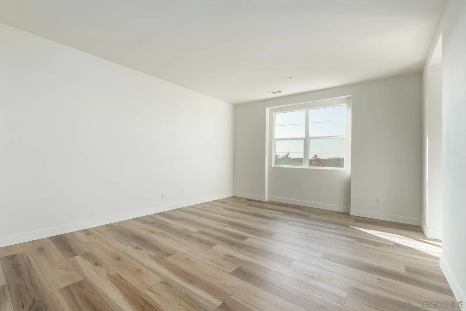 Photo #32: 260019144 Listing: Photo #32