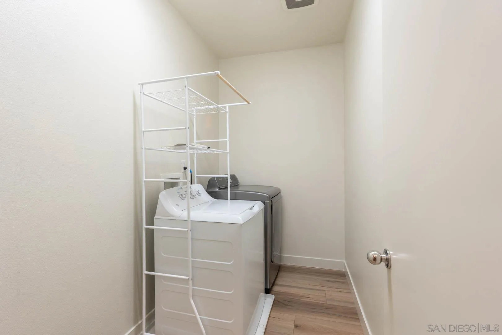 Photo #8: 260019144 Listing: Photo #8