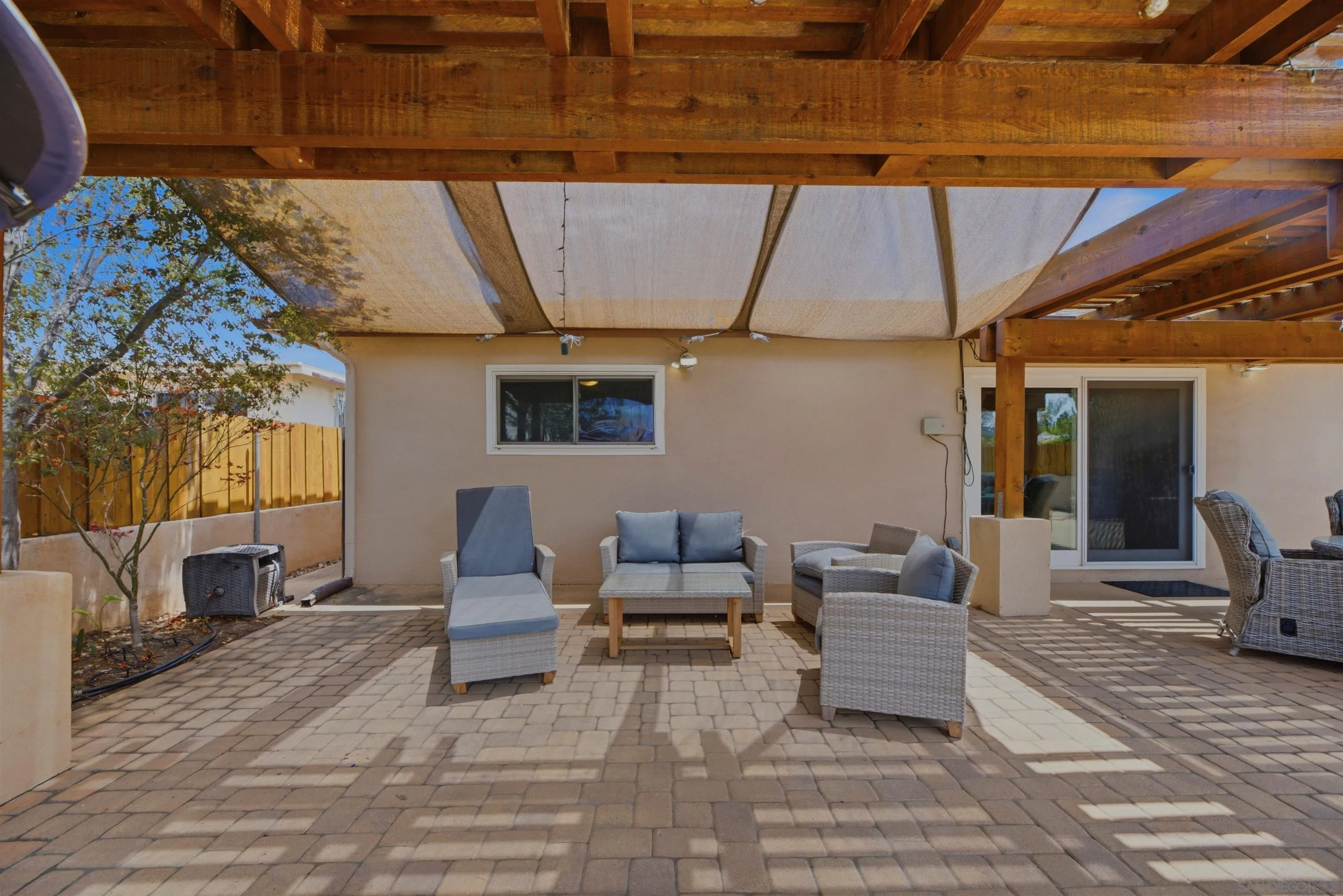 https://cdn.realtyfeed.com/cdn/127/260019148/1cbccac29643cdc9b8106a66fcd31c46.webp