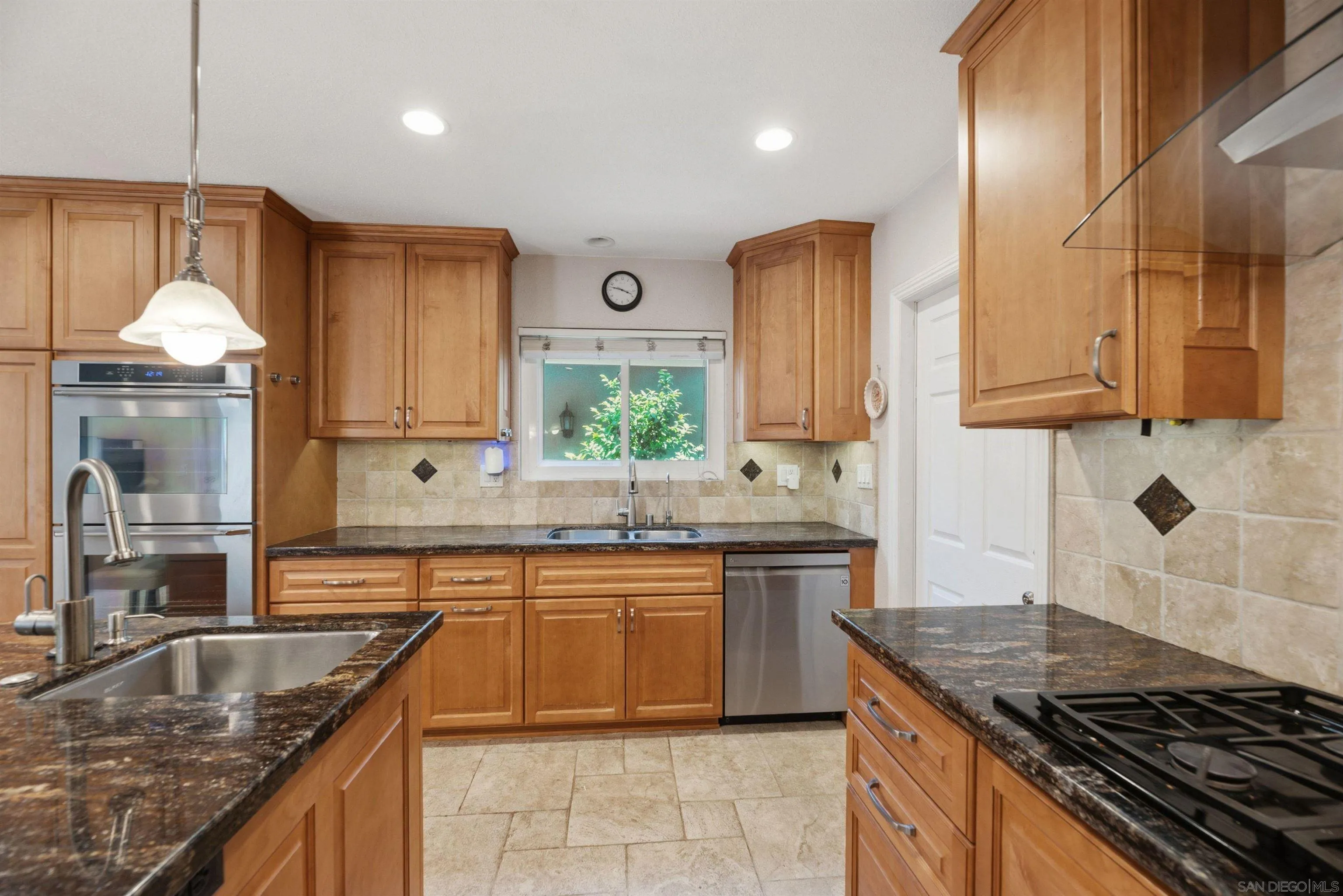 https://cdn.realtyfeed.com/cdn/127/260019148/1fb1c1bcd9a145aaa7ec4d9cff188c92.webp