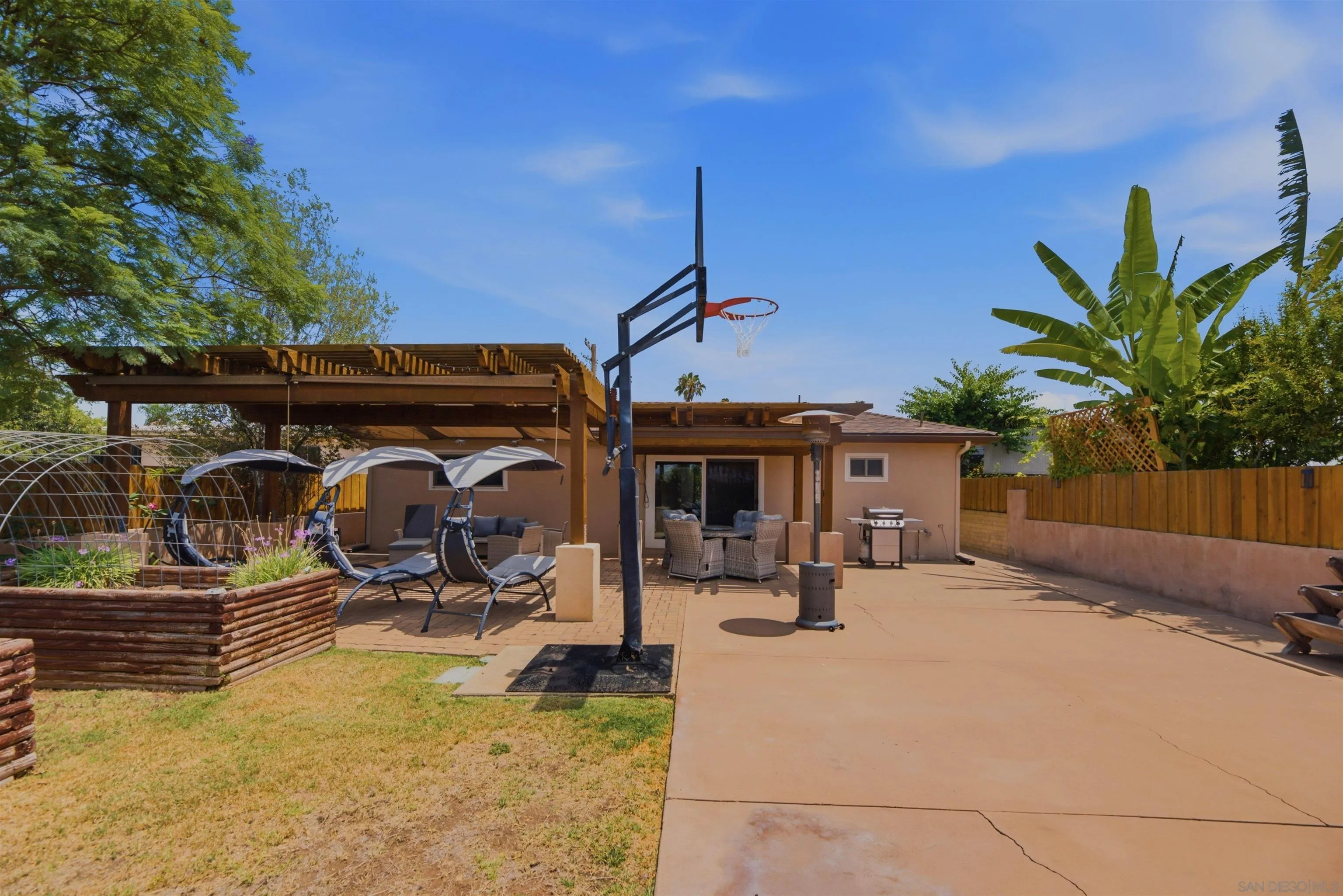 https://cdn.realtyfeed.com/cdn/127/260019148/22edb4fa278aa4524fa0825a23ac8ee4.webp