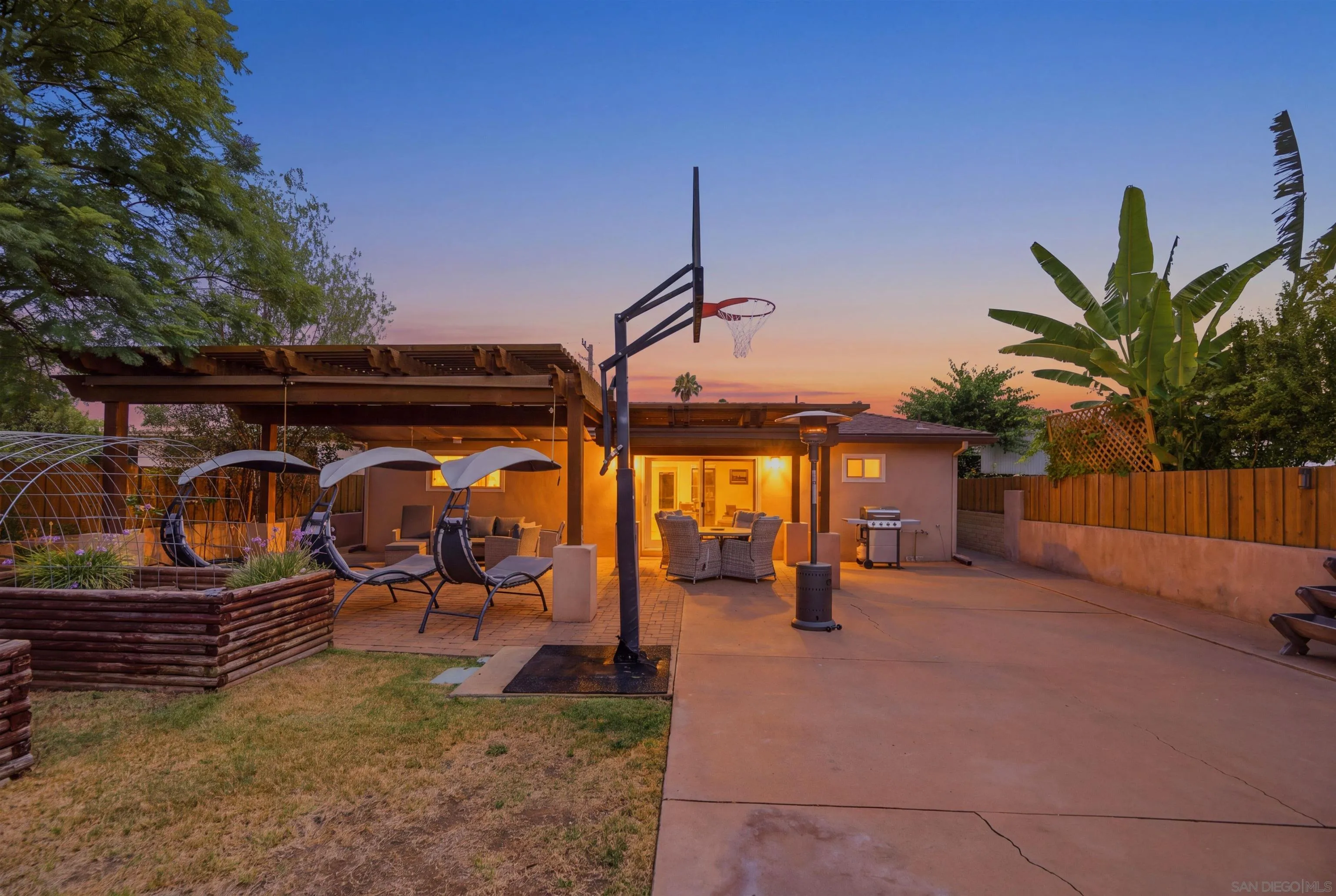 https://cdn.realtyfeed.com/cdn/127/260019148/4469d3cf5bad96912d6c614657a5845e.webp