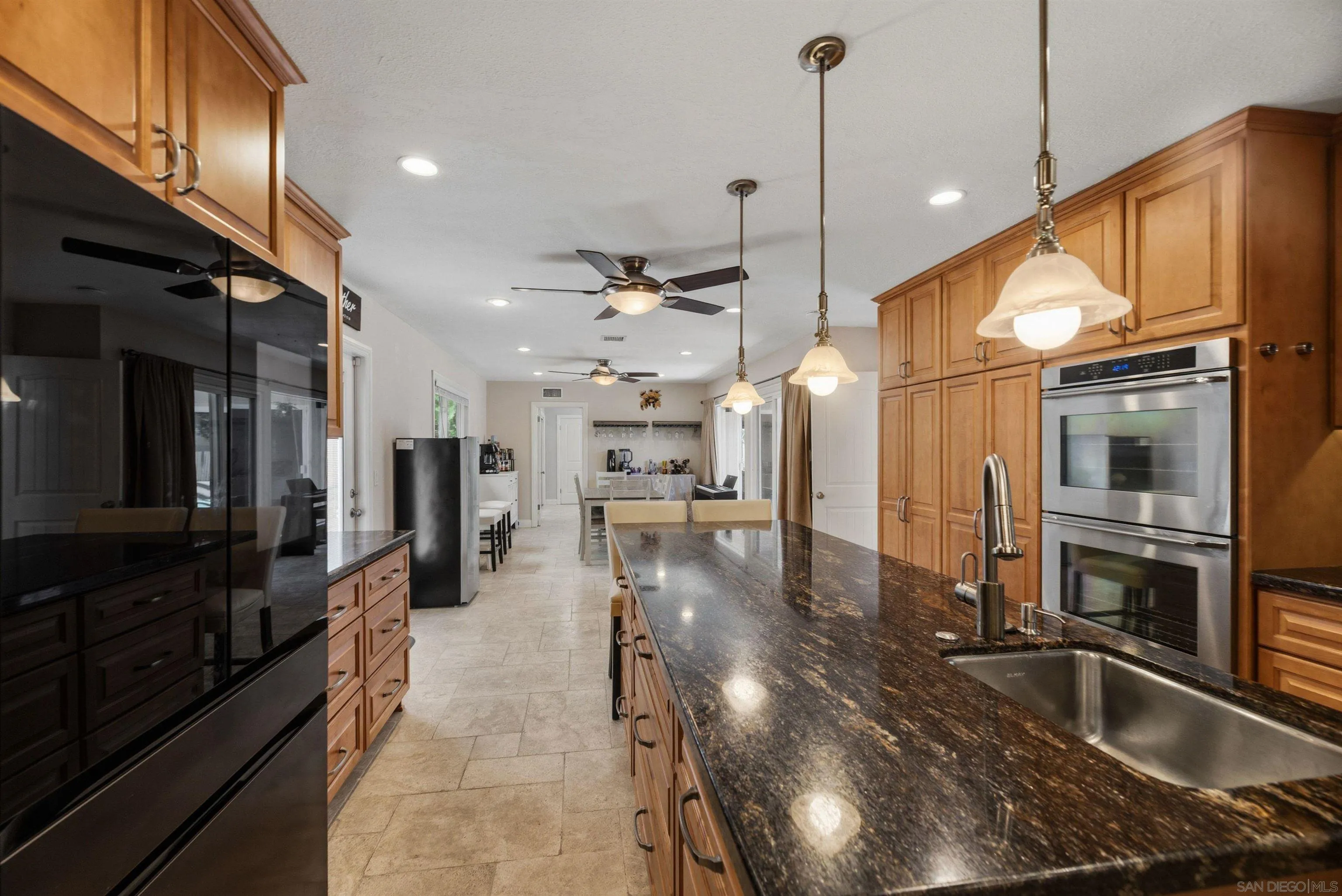 https://cdn.realtyfeed.com/cdn/127/260019148/464bdfa2ece671e5fd8dff8659fadff7.webp