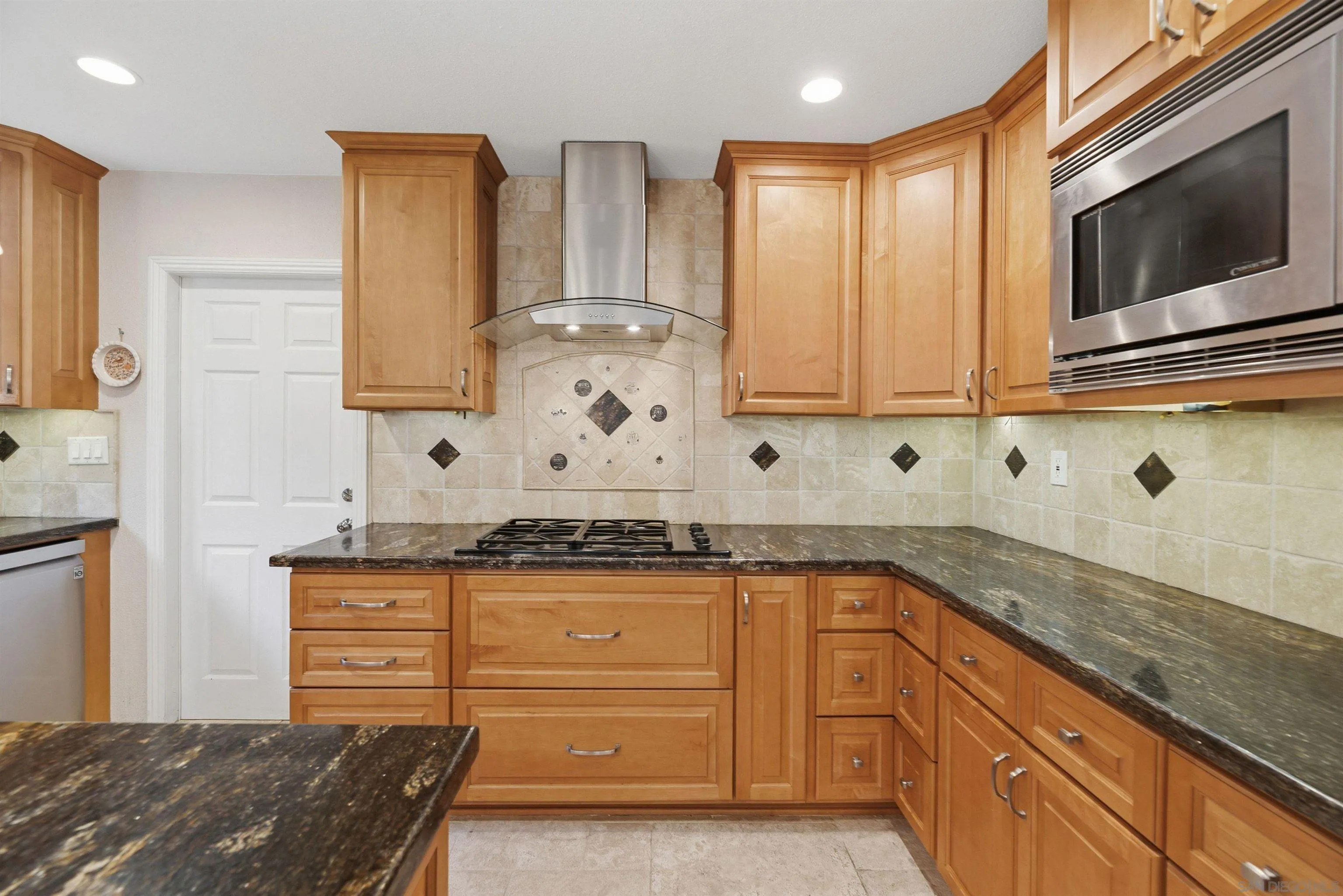 https://cdn.realtyfeed.com/cdn/127/260019148/7711be396727c517dad5e566fb7d49c8.webp