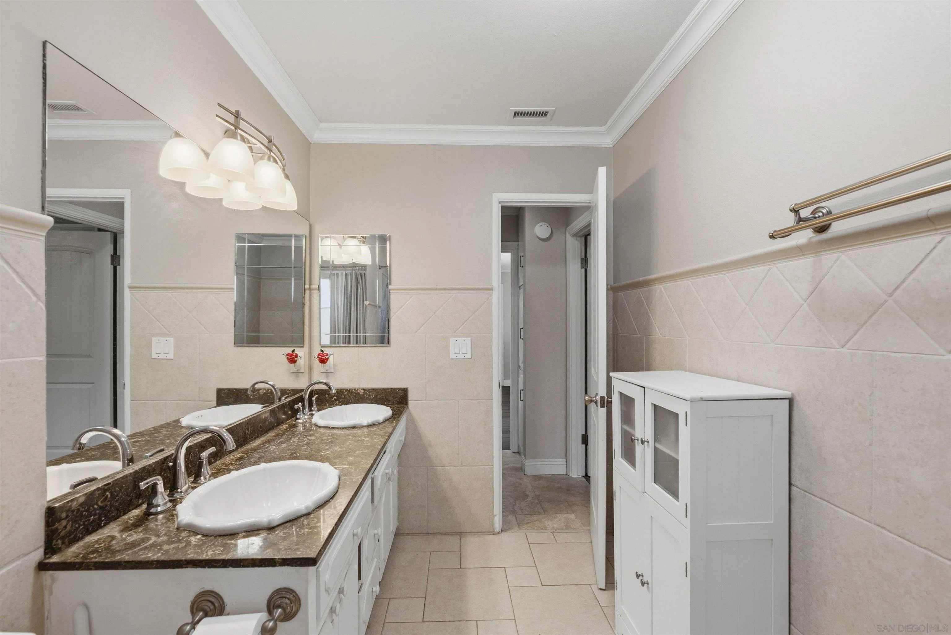 https://cdn.realtyfeed.com/cdn/127/260019148/a62fd334d493aedc094e063257742e84.webp
