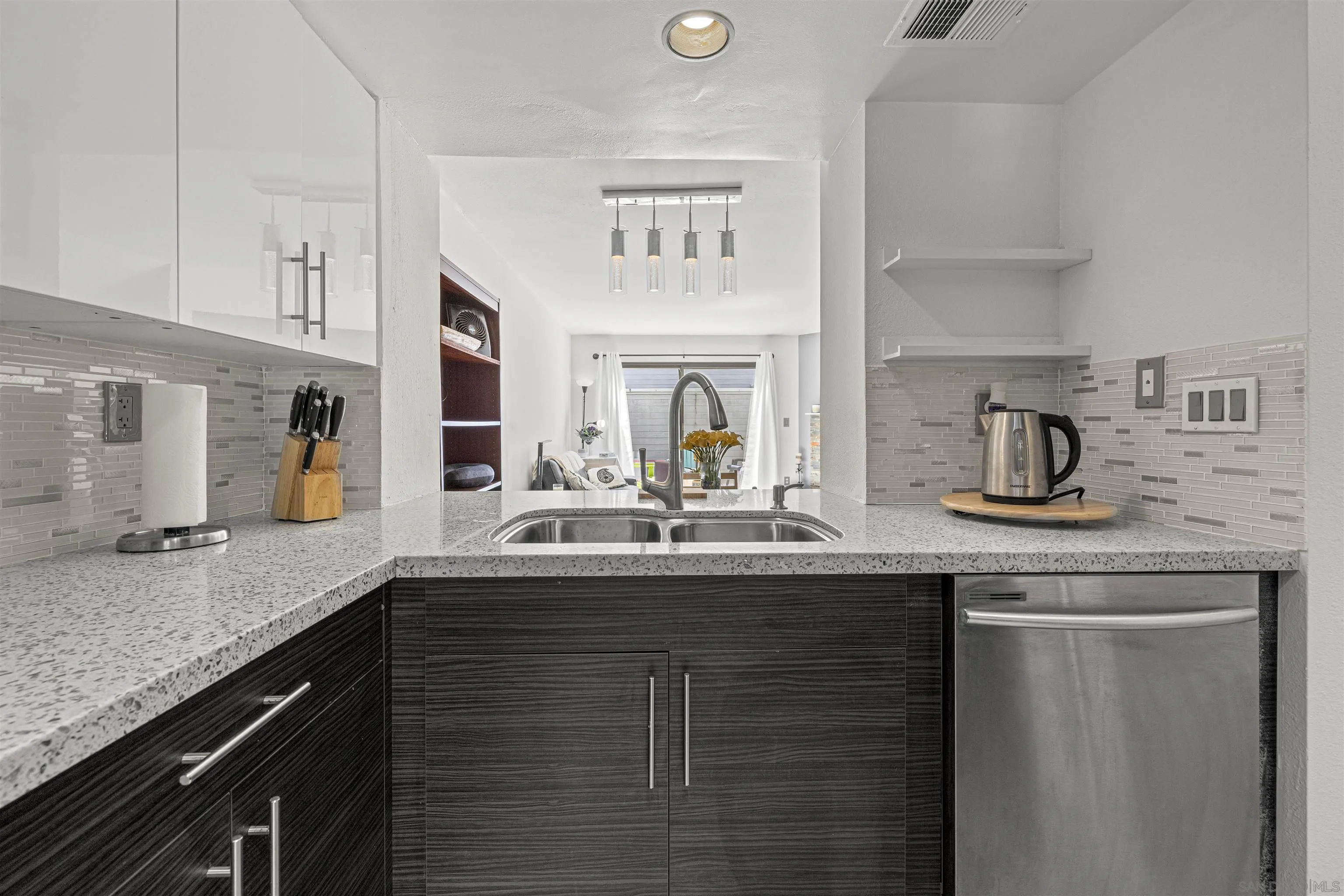 Photo #7: 260019149 Listing: Photo #7