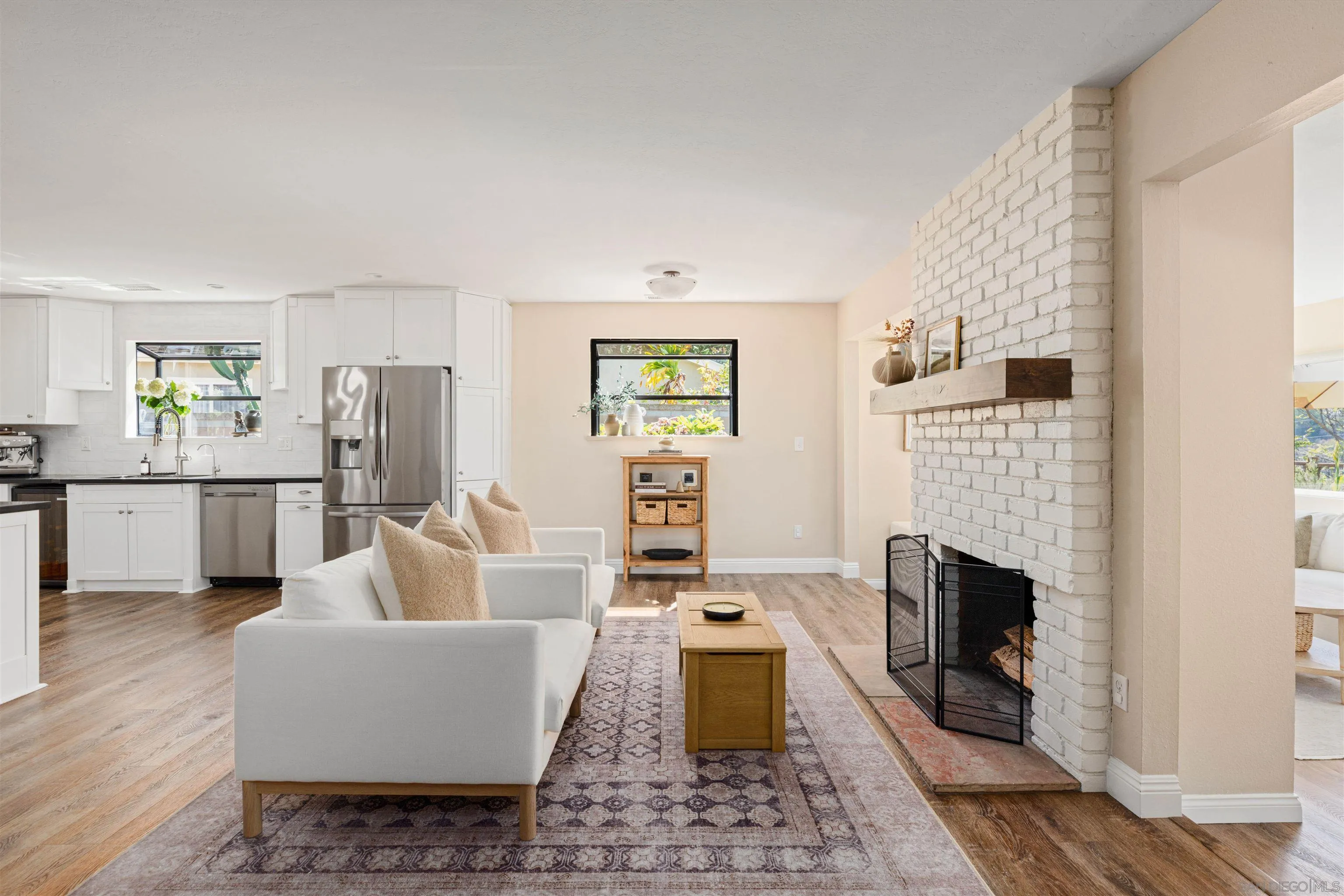 https://cdn.realtyfeed.com/cdn/127/260019150/27cf9dae8fc7089b0de2216a812060ae.webp