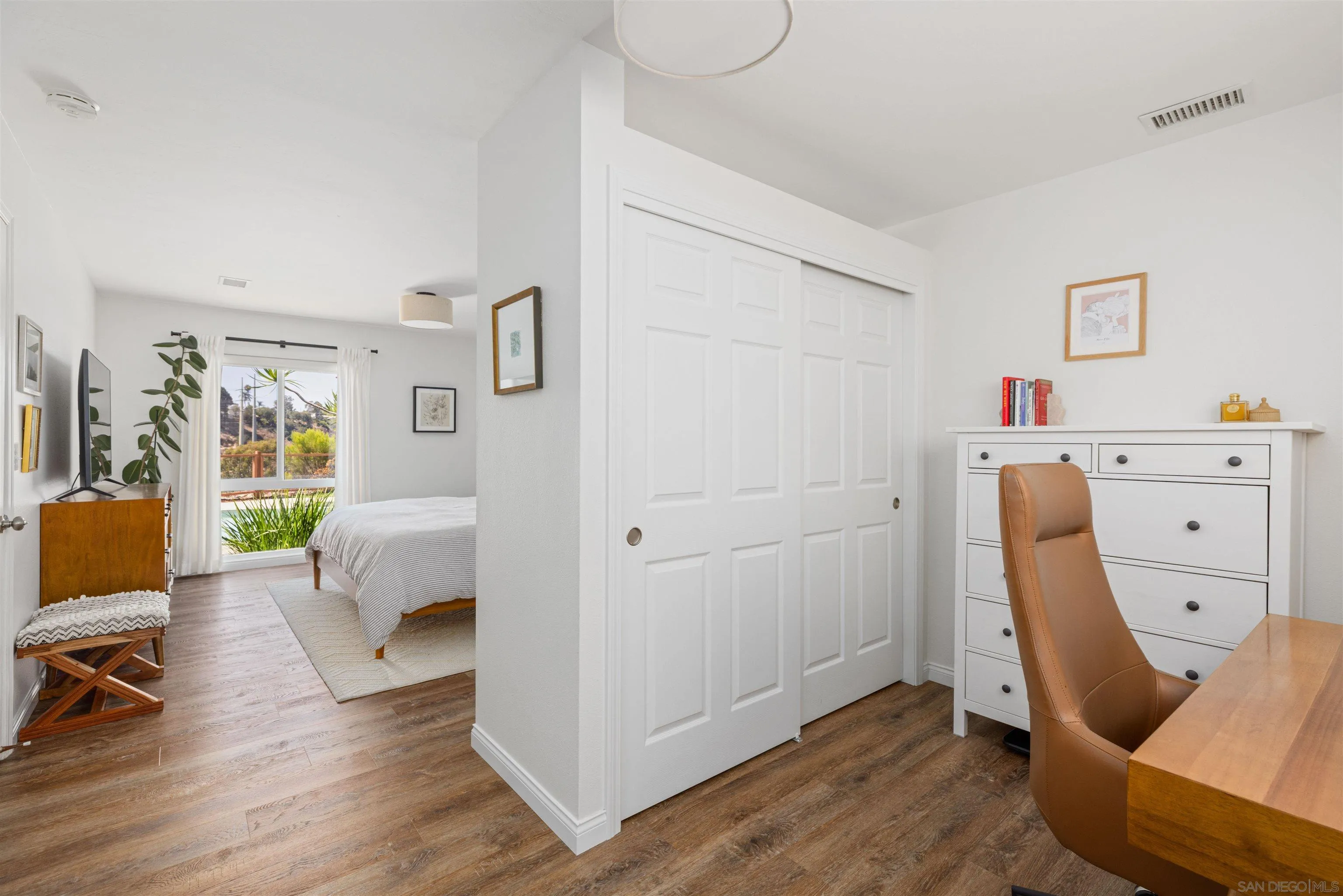 https://cdn.realtyfeed.com/cdn/127/260019150/4a27d4eb065cbd5f935f8642a1626d57.webp