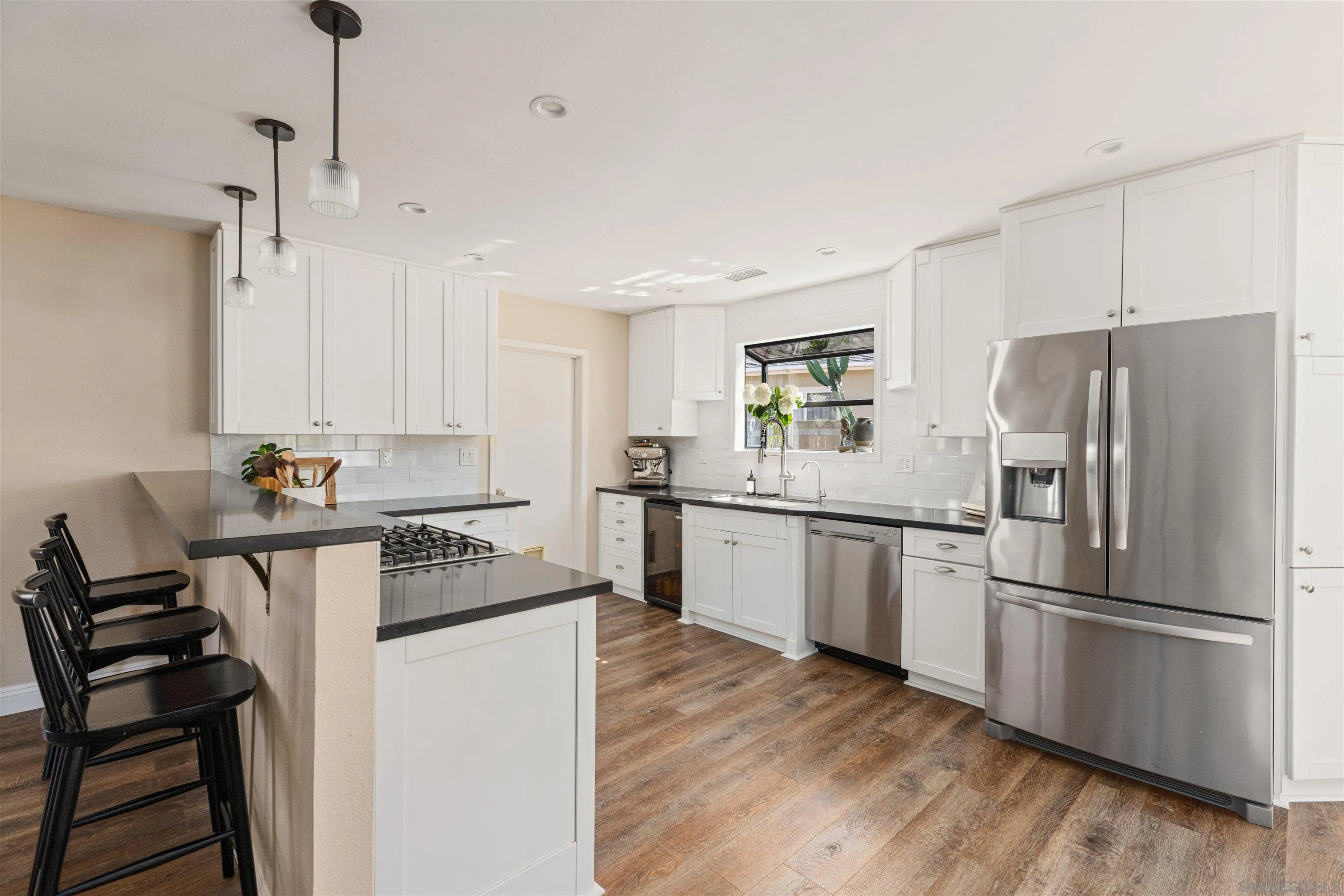 https://cdn.realtyfeed.com/cdn/127/260019150/82d5fcd53c7dc83fd8250561d6d9527f.webp