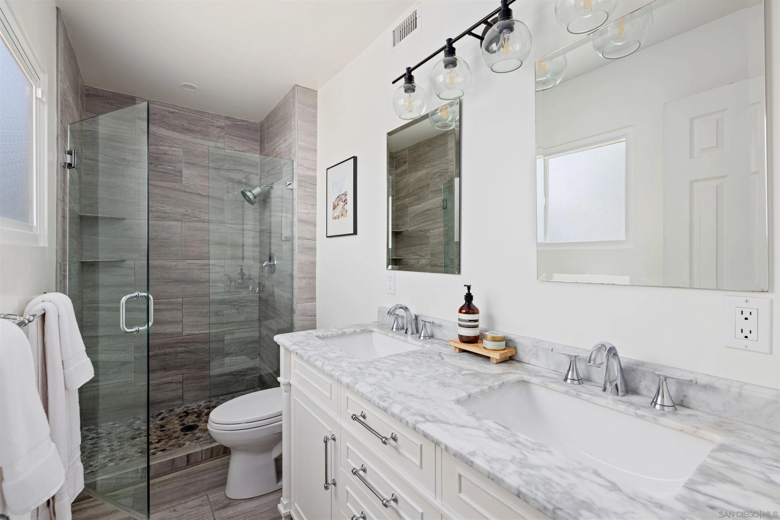 https://cdn.realtyfeed.com/cdn/127/260019150/e9ccece137bb824c17f29ab981519841.webp