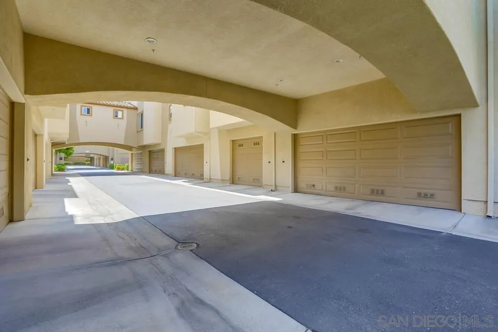 Photo #35: 260019153 Listing: Photo #35