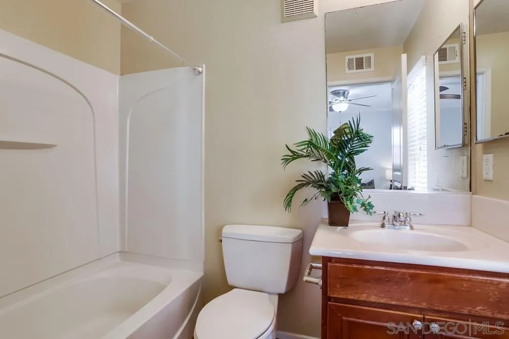 Photo #34: 260019153 Listing: Photo #34