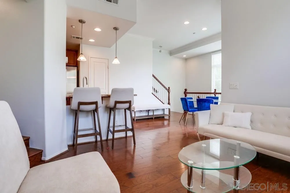 Photo #1: 260019153 Listing: Photo #1