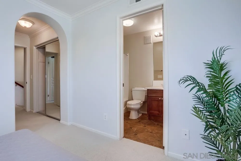 Photo #33: 260019153 Listing: Photo #33
