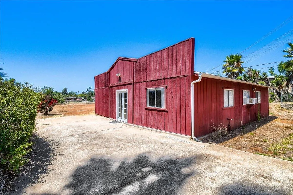 https://cdn.realtyfeed.com/cdn/127/260019157/1ccce98772eff1c25db7c99ac1826189.webp
