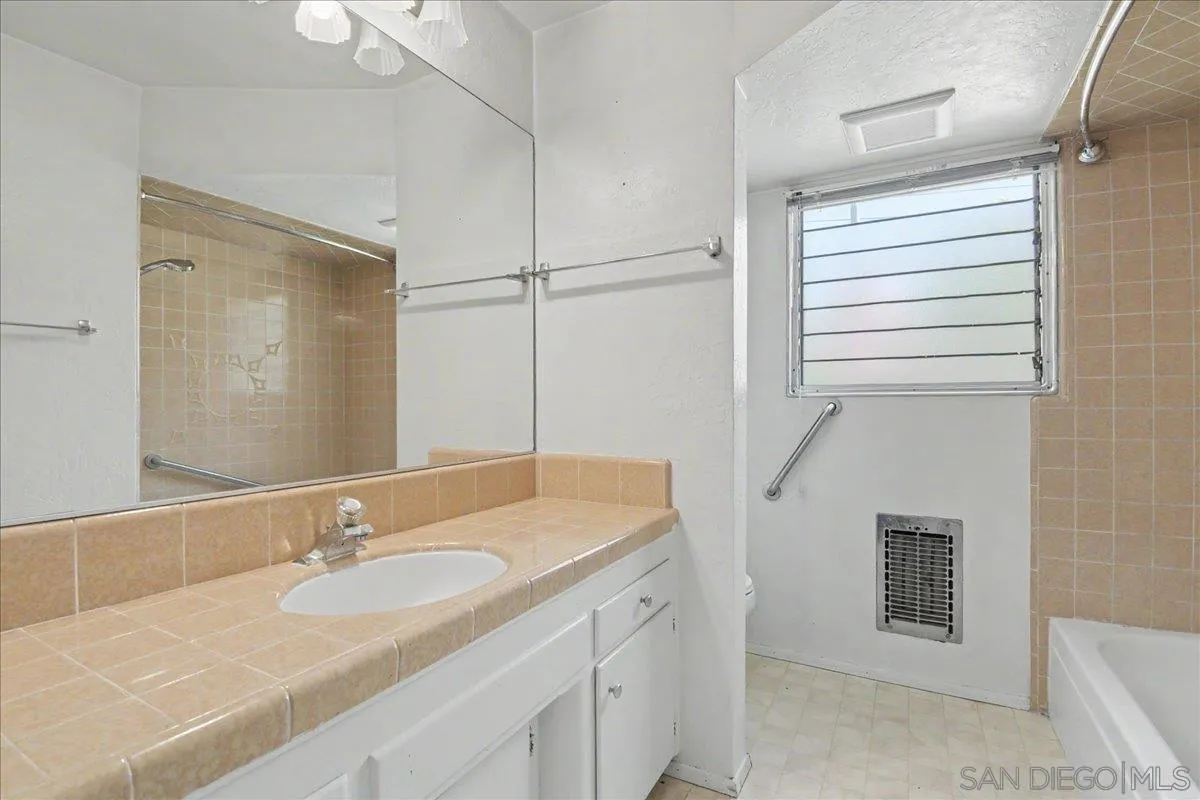 https://cdn.realtyfeed.com/cdn/127/260019157/cc1d8faf16308a0ad73f140a9f1e62e1.webp