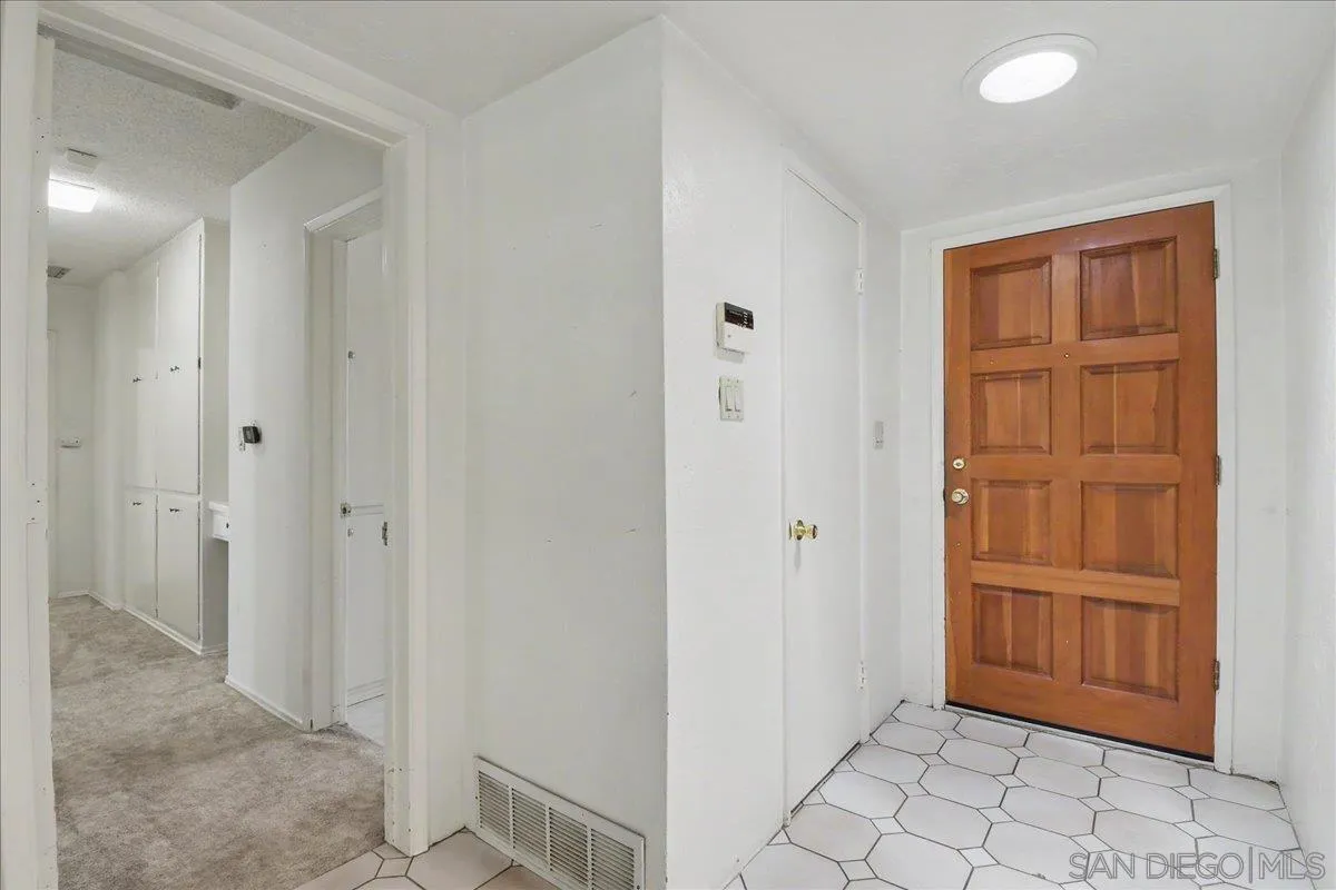 https://cdn.realtyfeed.com/cdn/127/260019157/dc72f0c693d94d2f317a8f72a3fef022.webp