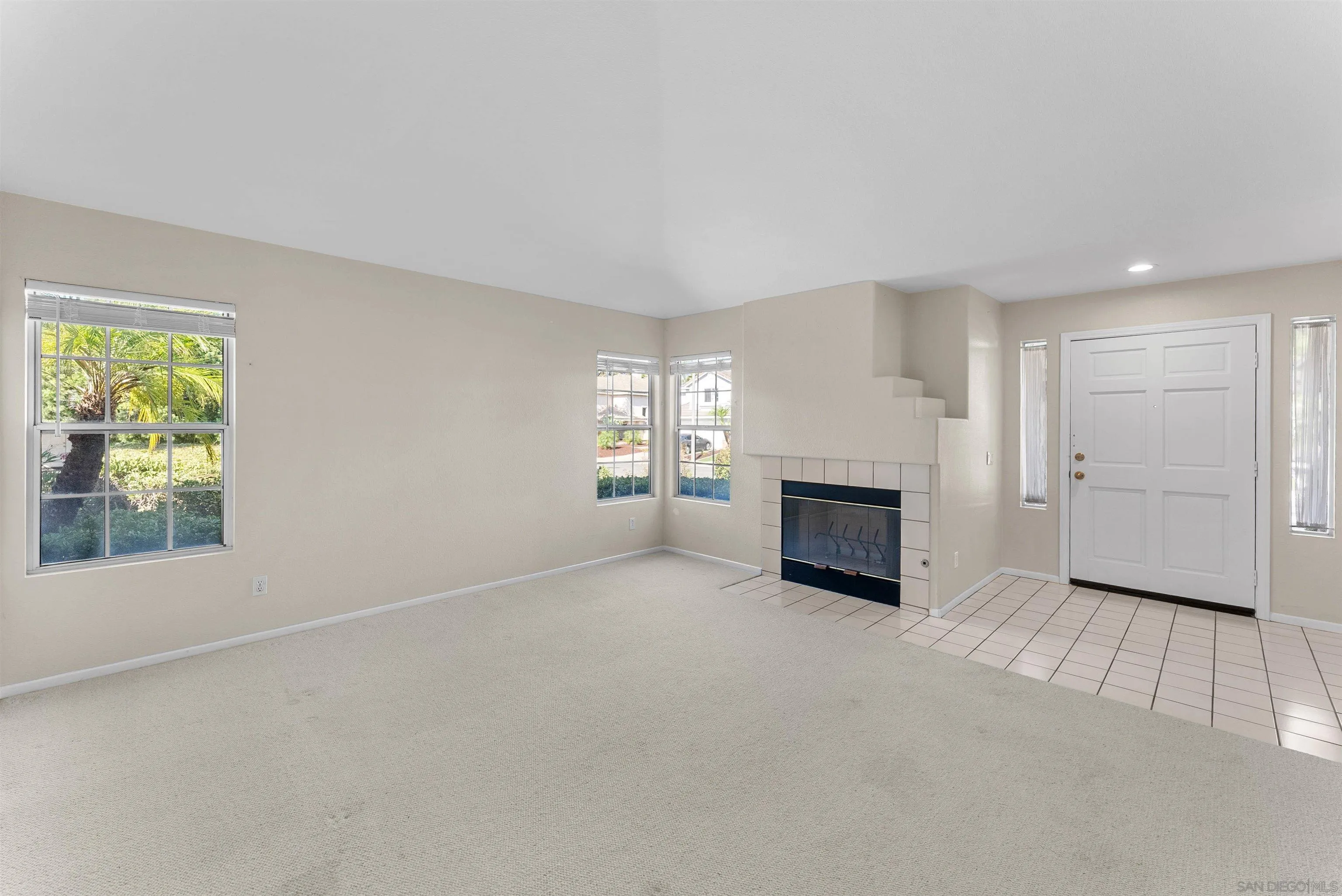 https://cdn.realtyfeed.com/cdn/127/260019160/096d6219c104e50da8c8b6ae68c480fd.webp