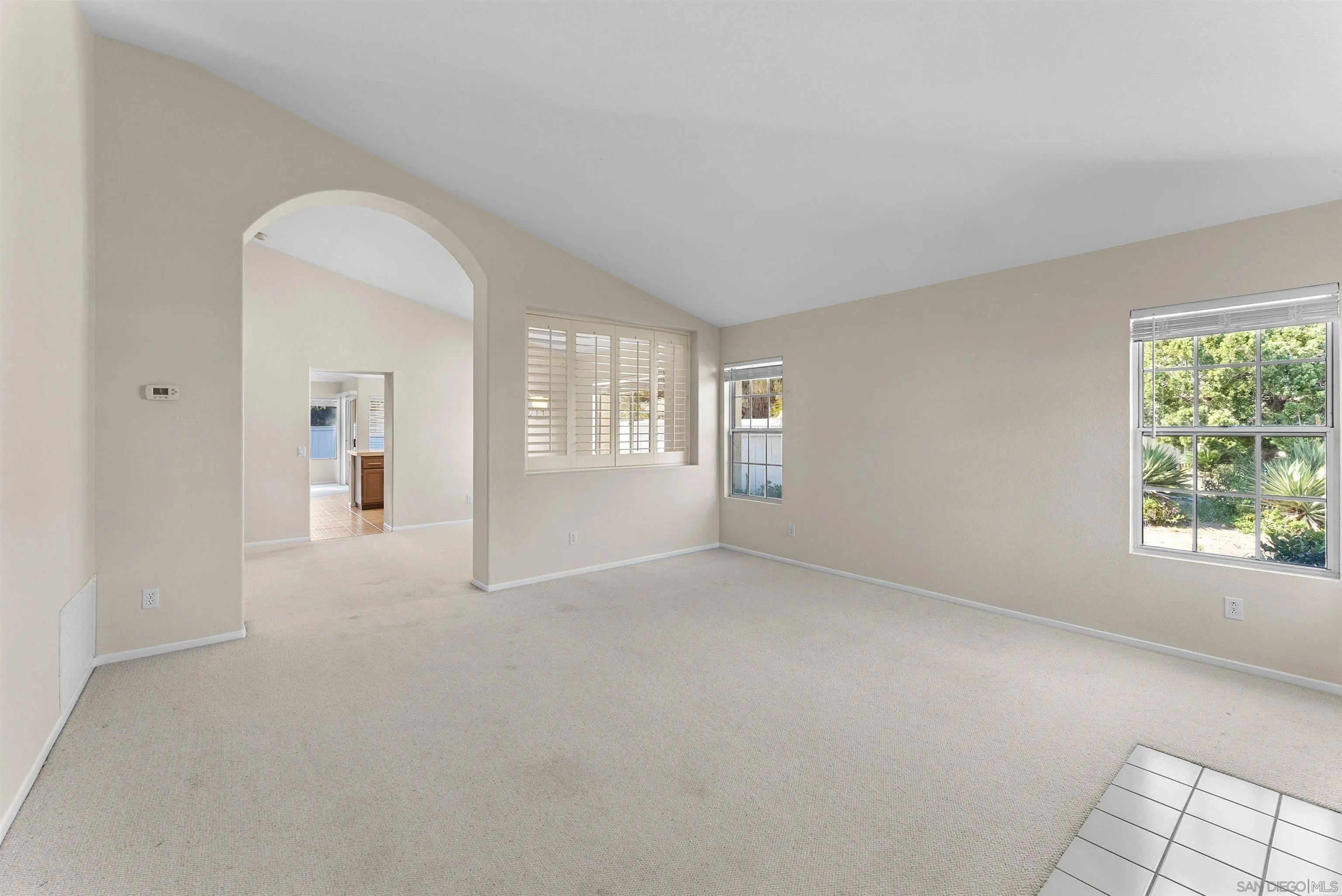 https://cdn.realtyfeed.com/cdn/127/260019160/2274b3ce2123aa06f7a5095945ba75f0.webp