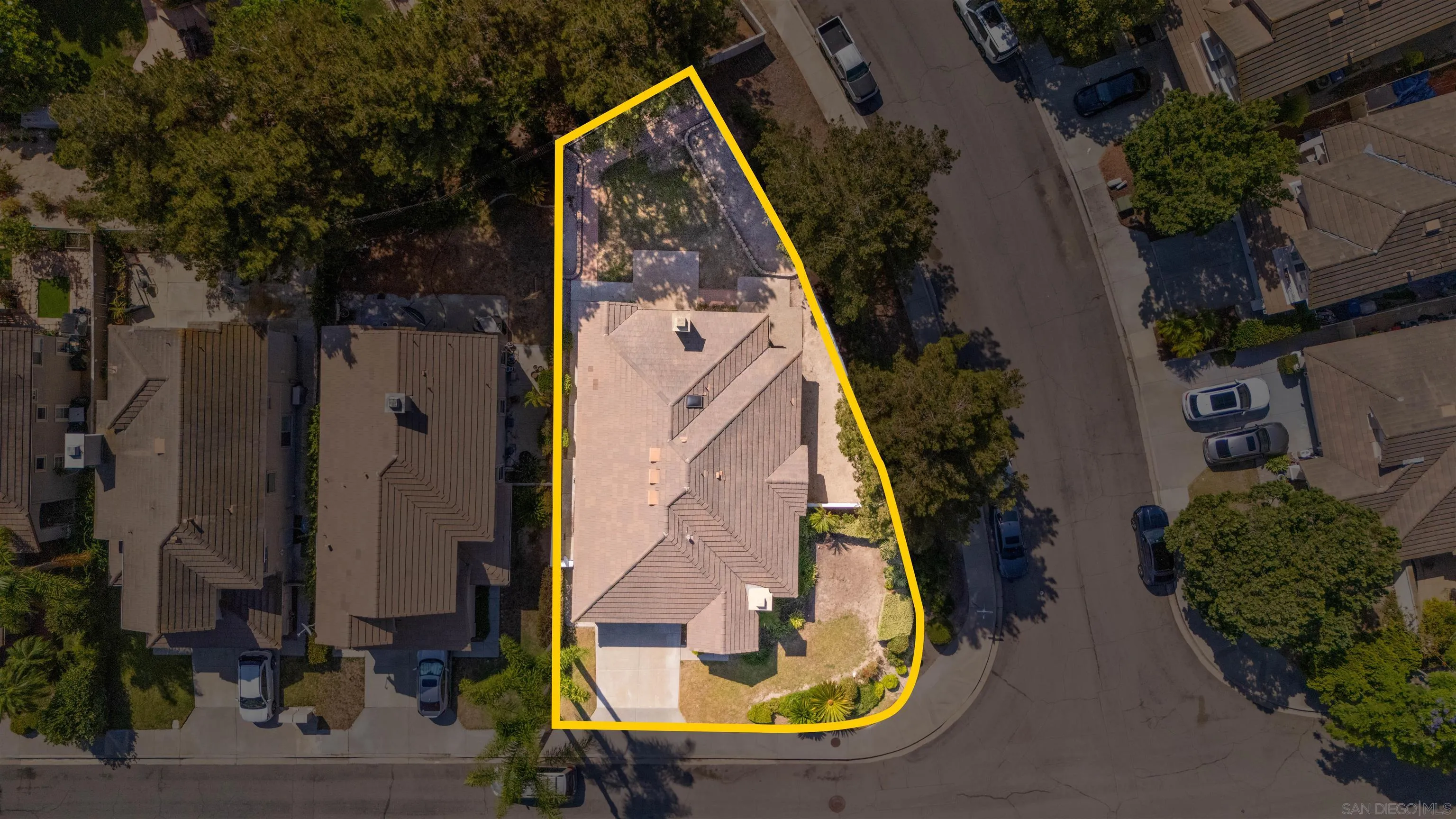 https://cdn.realtyfeed.com/cdn/127/260019160/231878fe7a3313366ce1f9a528580f58.webp
