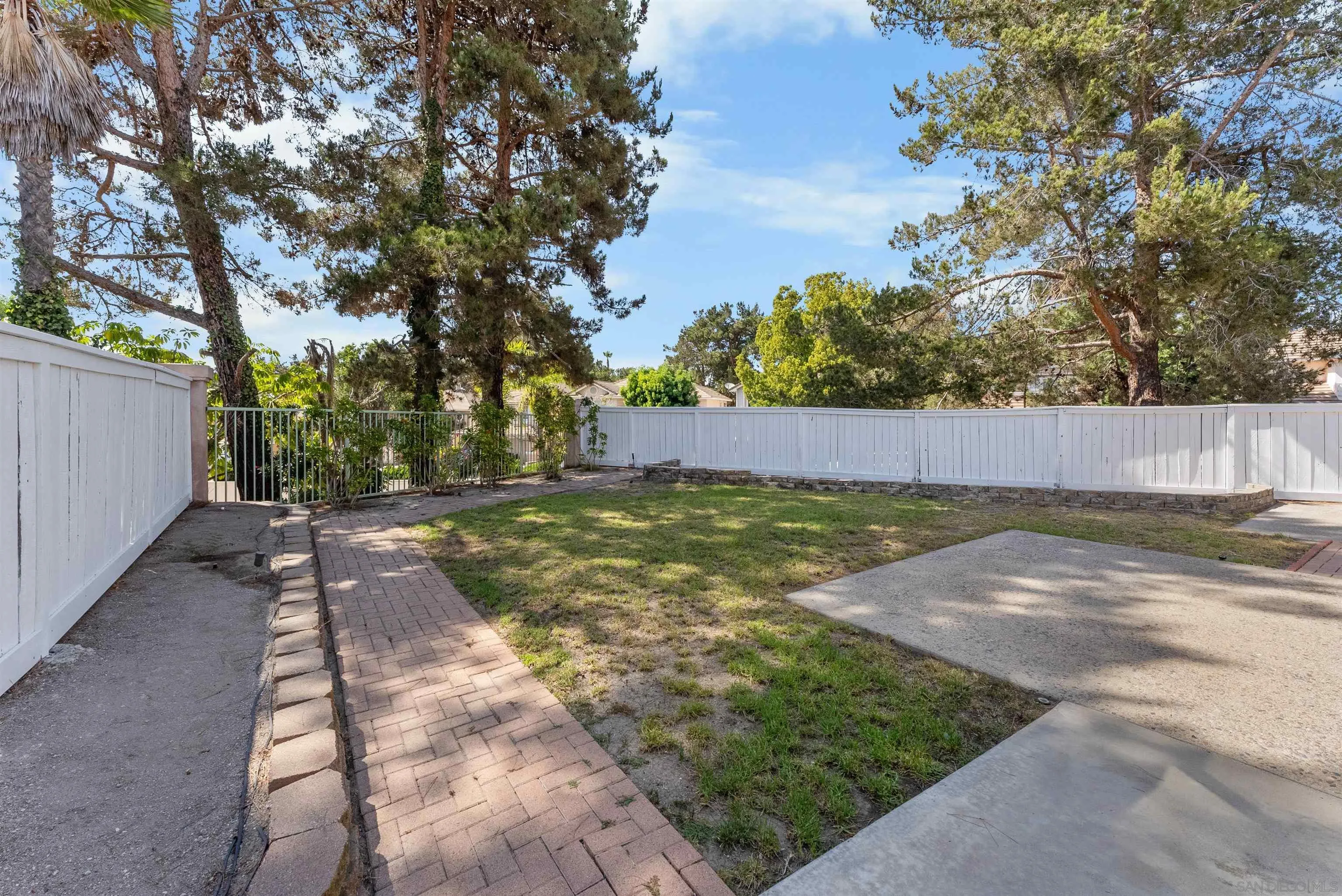 https://cdn.realtyfeed.com/cdn/127/260019160/6344a7a6c7fa26168412c948641b960a.webp