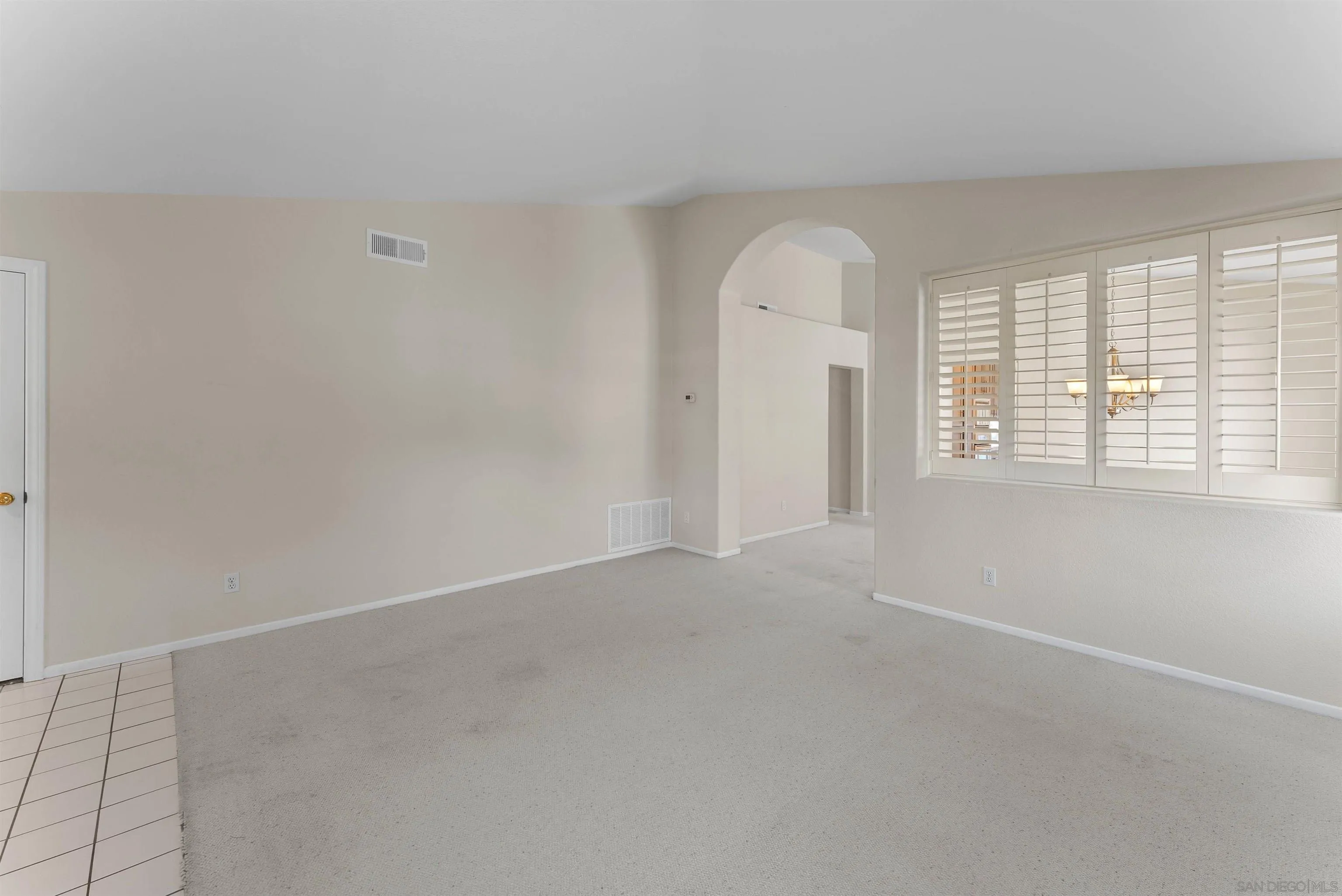 https://cdn.realtyfeed.com/cdn/127/260019160/6493d7945f60fb3ed56237225277c13b.webp