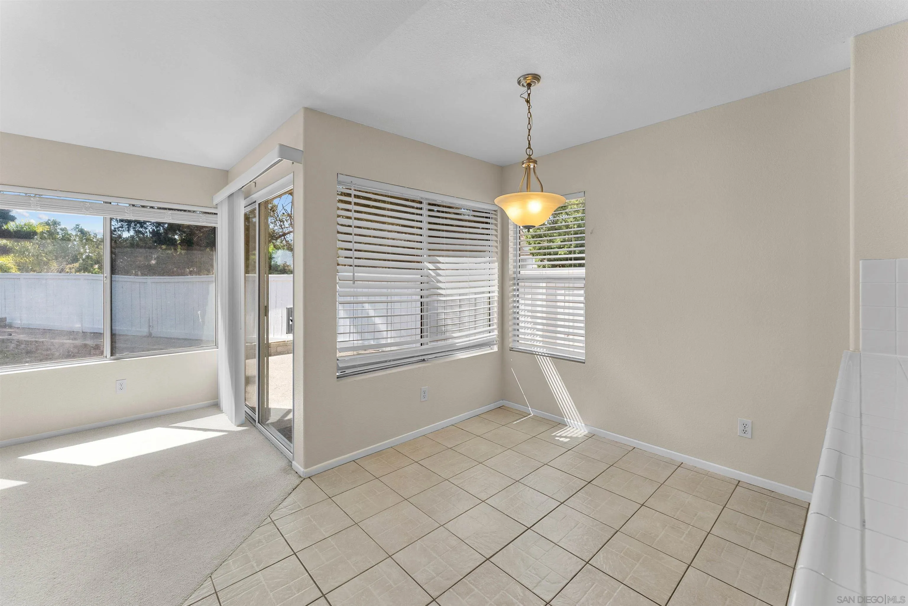 https://cdn.realtyfeed.com/cdn/127/260019160/68750c8bcd2a1f0b8b7ccfa670520473.webp