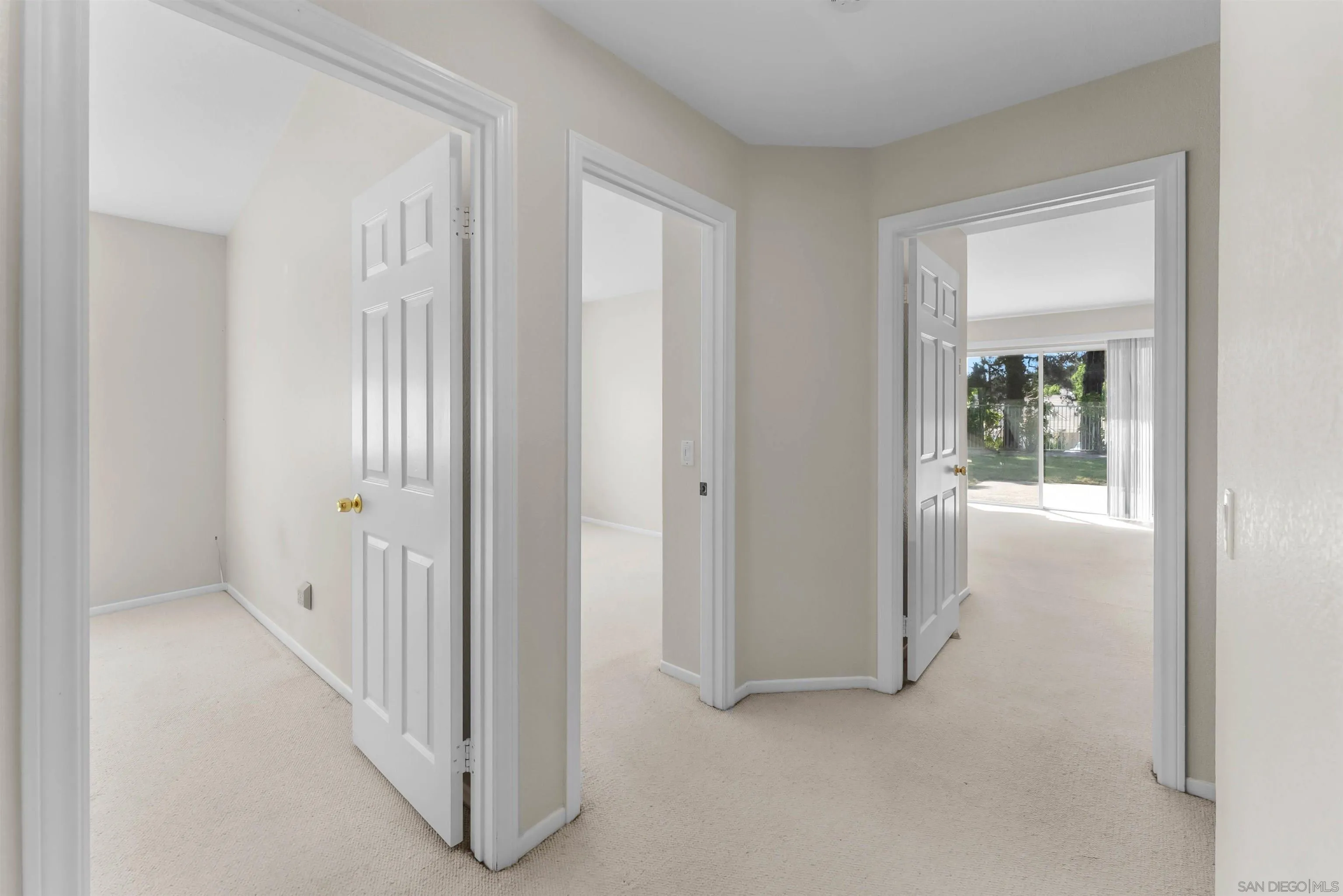 https://cdn.realtyfeed.com/cdn/127/260019160/68f1fc36e127b1572c12d8cf0a535123.webp