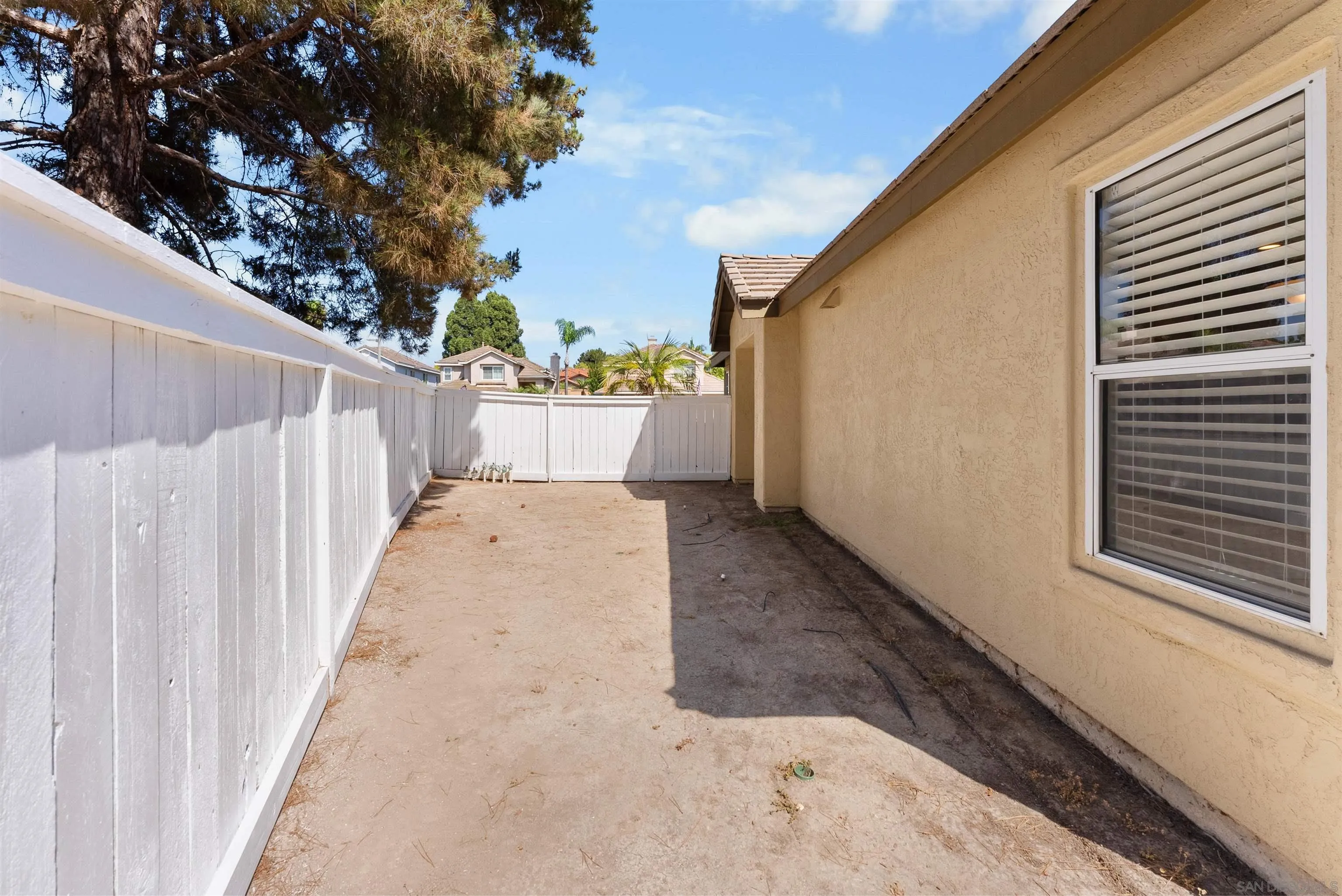 https://cdn.realtyfeed.com/cdn/127/260019160/e11e270393e809c53a02c07aa6c0e163.webp