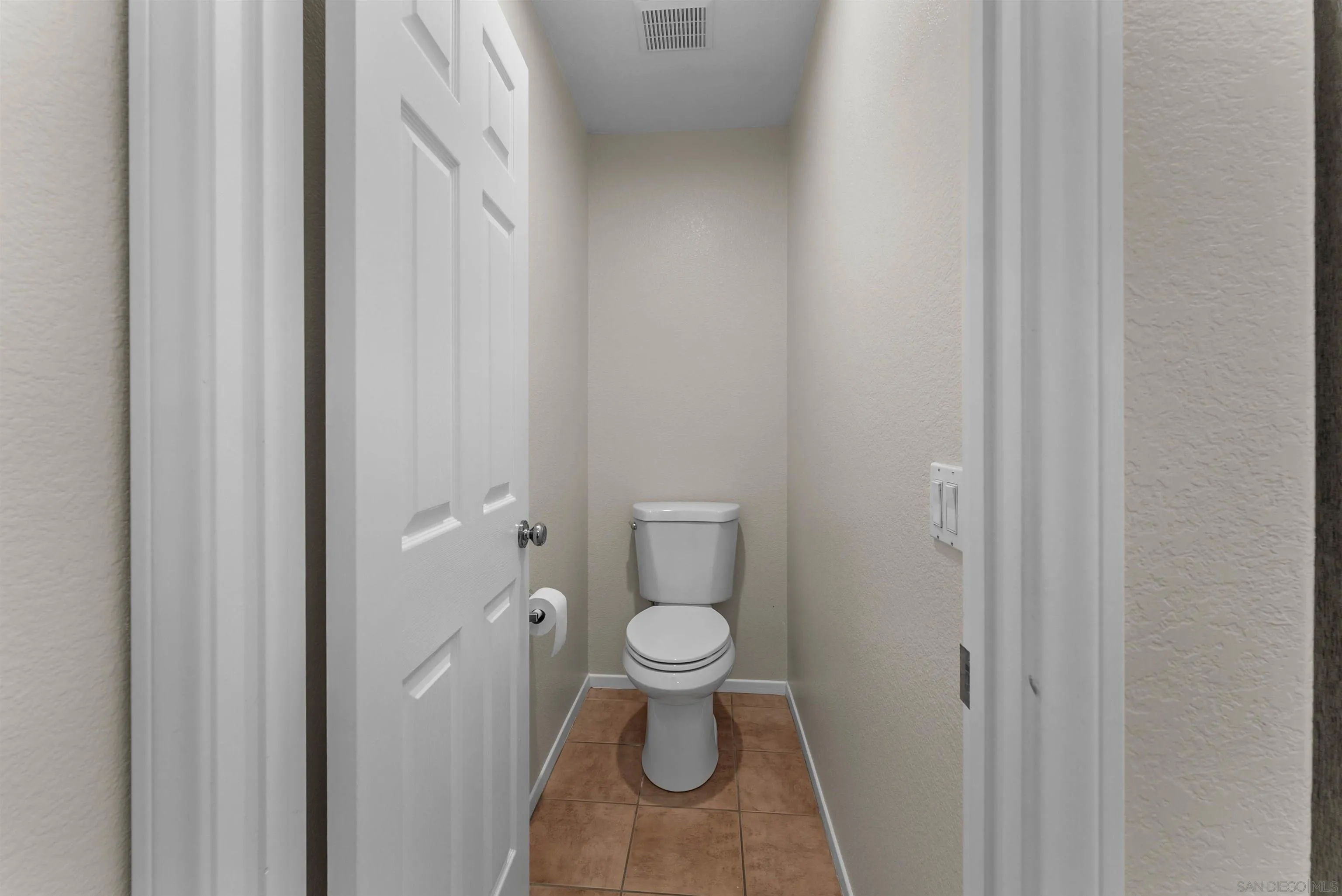 https://cdn.realtyfeed.com/cdn/127/260019160/eaed09348c6f53d18fc62602a99bcf6c.webp