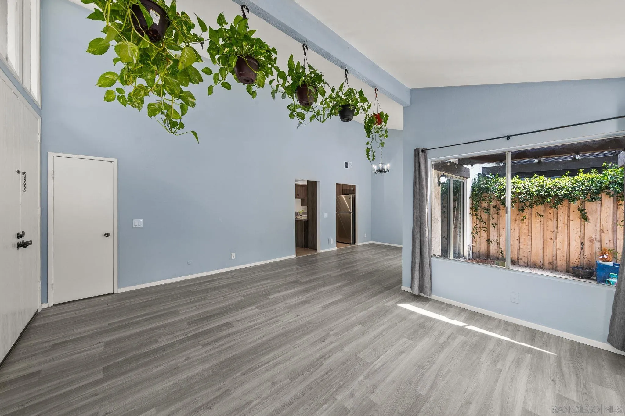 https://cdn.realtyfeed.com/cdn/127/260019163/2d185d51fe2eee0a46662c18f45b4fa7.webp