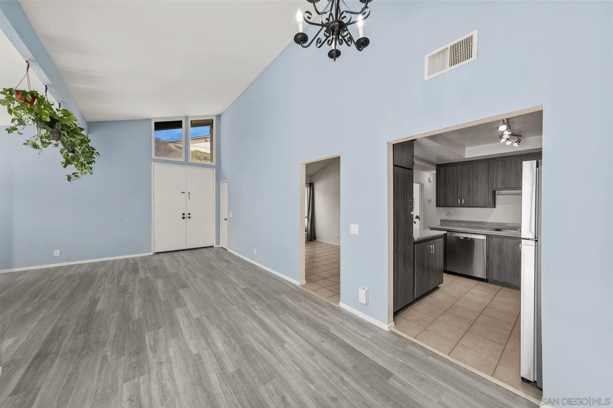 https://cdn.realtyfeed.com/cdn/127/260019163/992930b540139d29099cf74fea5b019e.webp