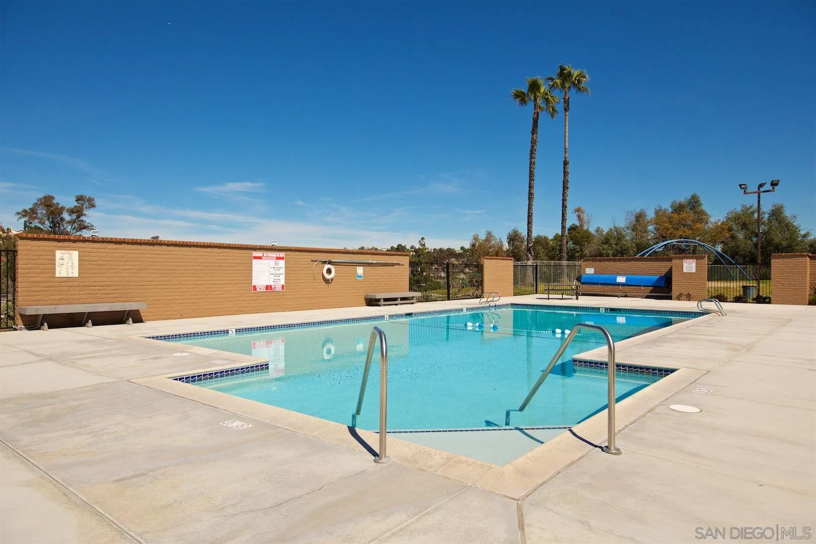 https://cdn.realtyfeed.com/cdn/127/260019163/9cd951cadee399bd90c6fc645cbce517.webp