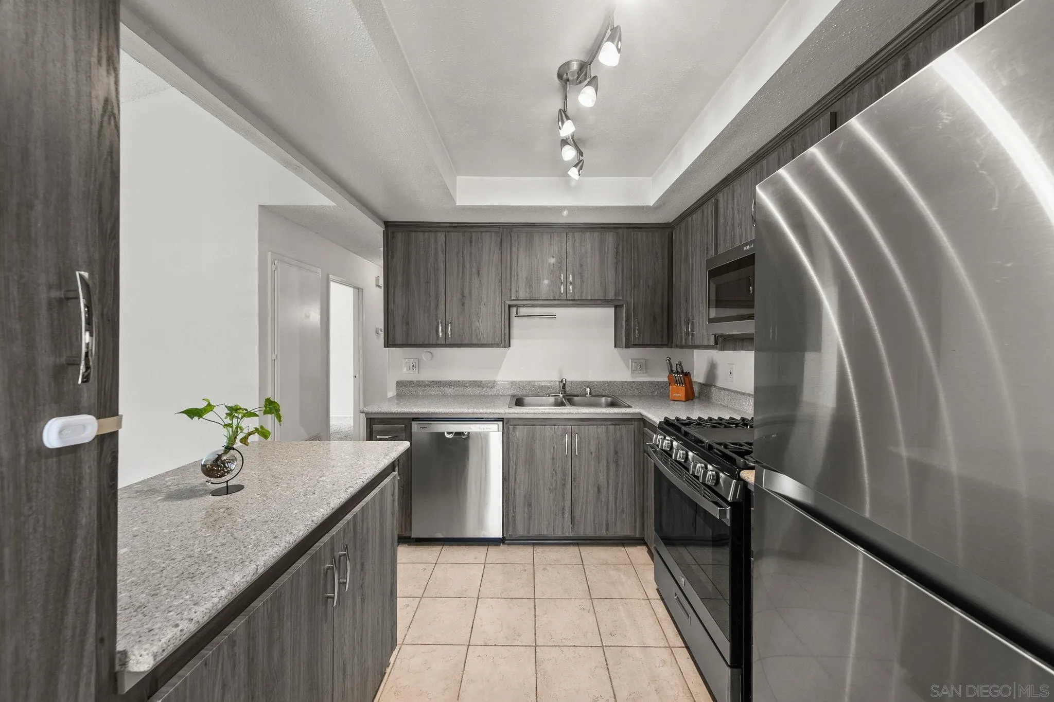 https://cdn.realtyfeed.com/cdn/127/260019163/a5bb4c75cf9528014b8d77be17c937dd.webp
