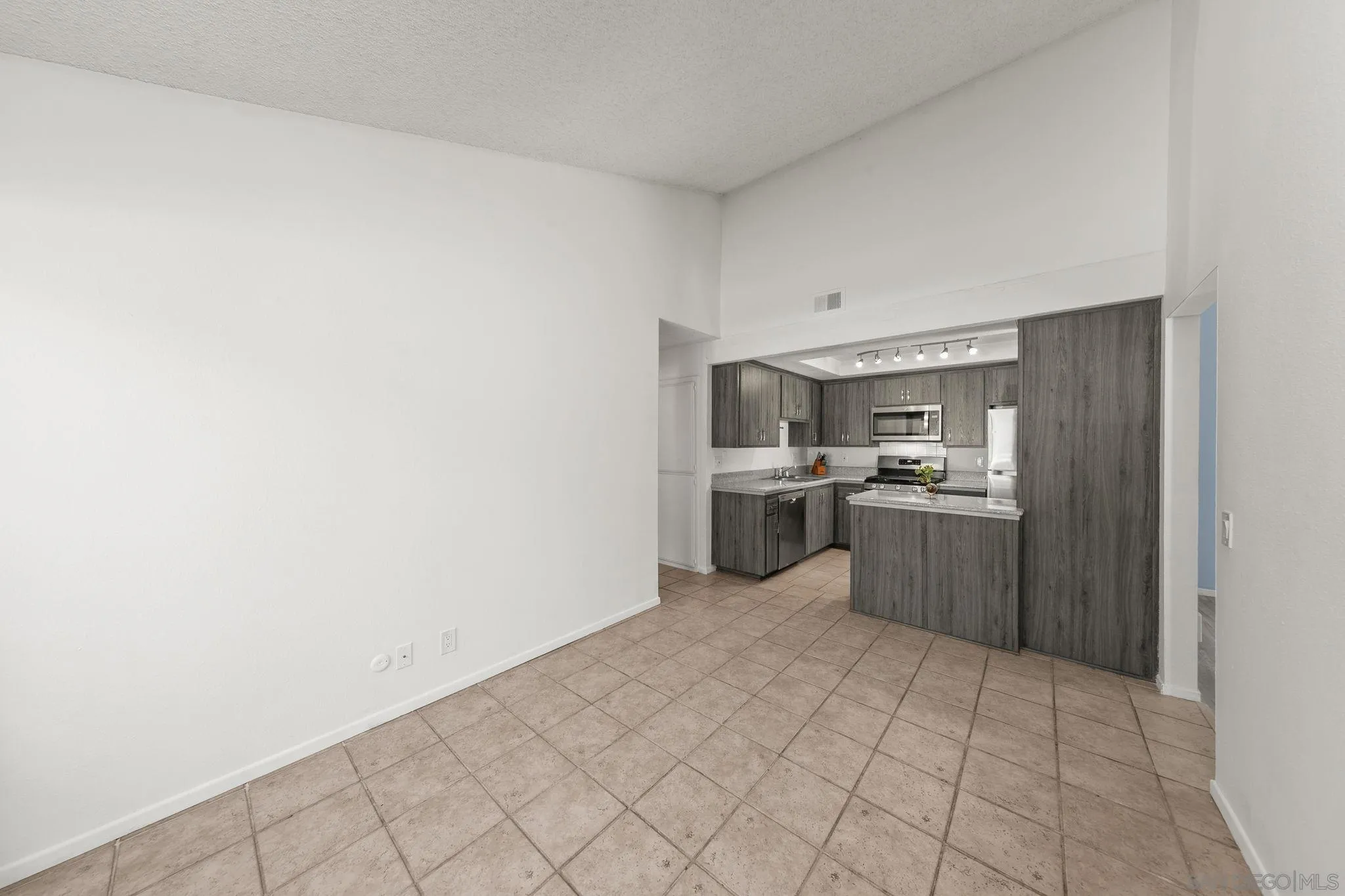 https://cdn.realtyfeed.com/cdn/127/260019163/d3494dd10dd33898581b06f82a784957.webp