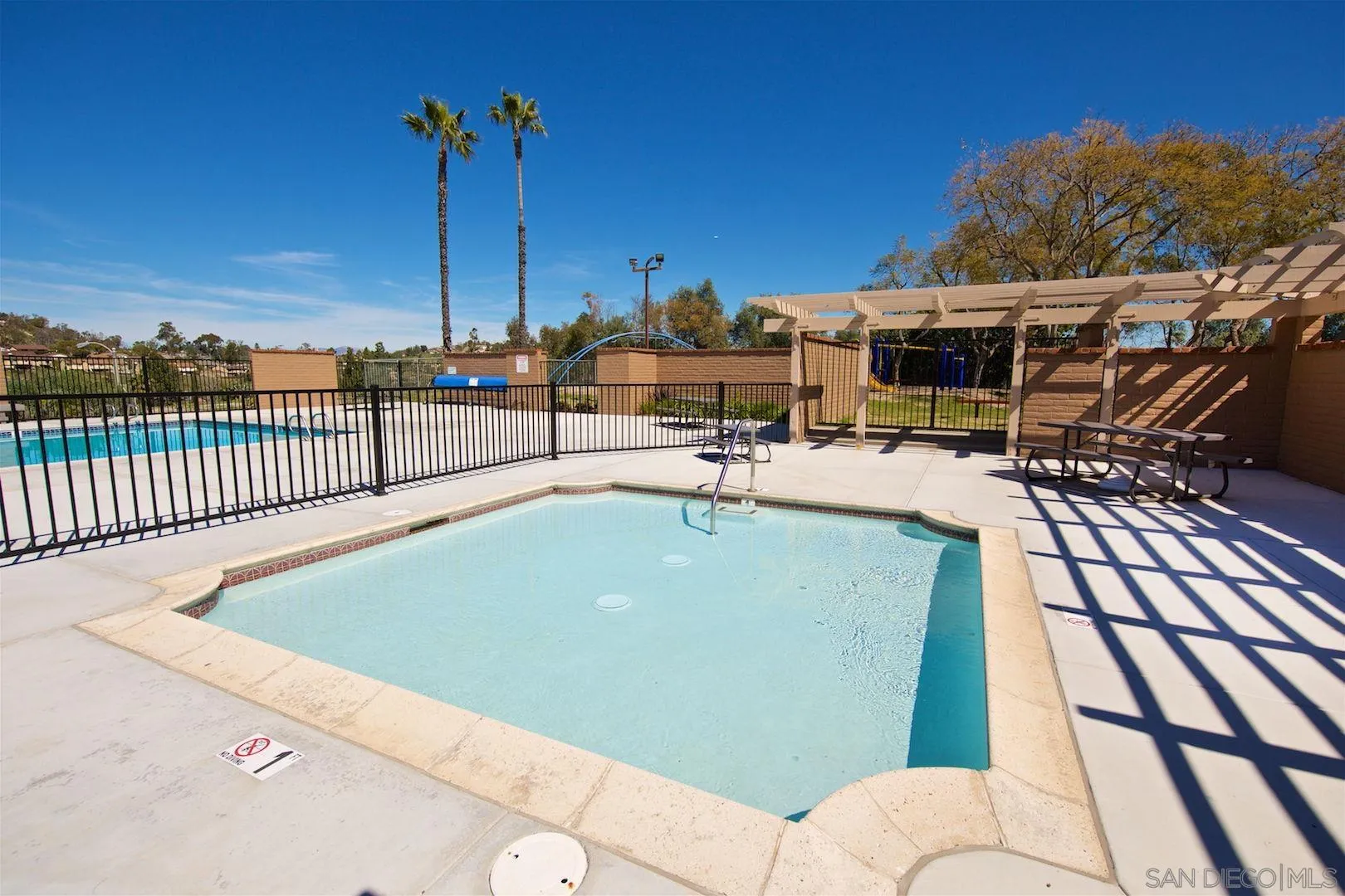 https://cdn.realtyfeed.com/cdn/127/260019163/e1d7f1dc53925f40f736b9bbabae3667.webp