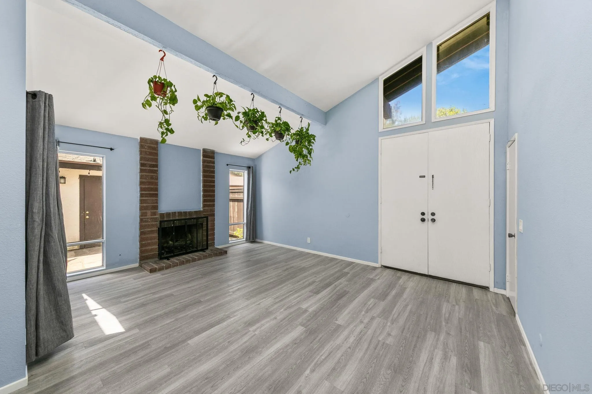https://cdn.realtyfeed.com/cdn/127/260019163/f4027c3b914275ad99afb48ffa8f8849.webp
